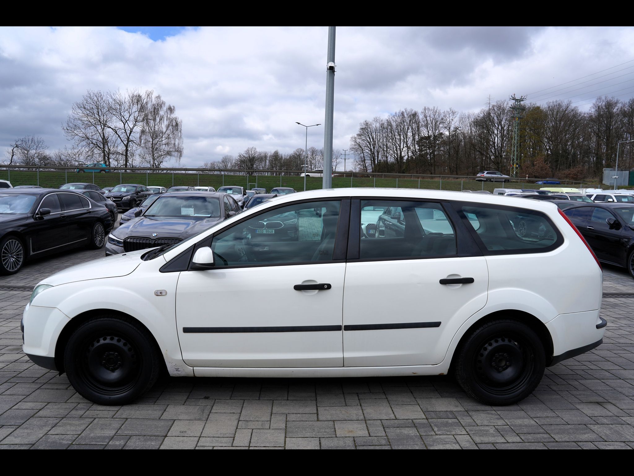 Ford Focus, 1.8 TDCI/klima/stereo/nová STK - fotka 3