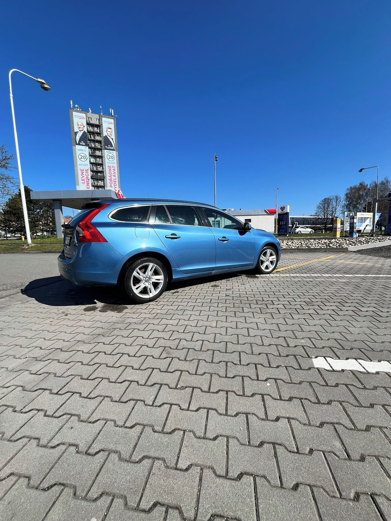 Volvo V60, 1.9 TDI  SERVISOVÁNO