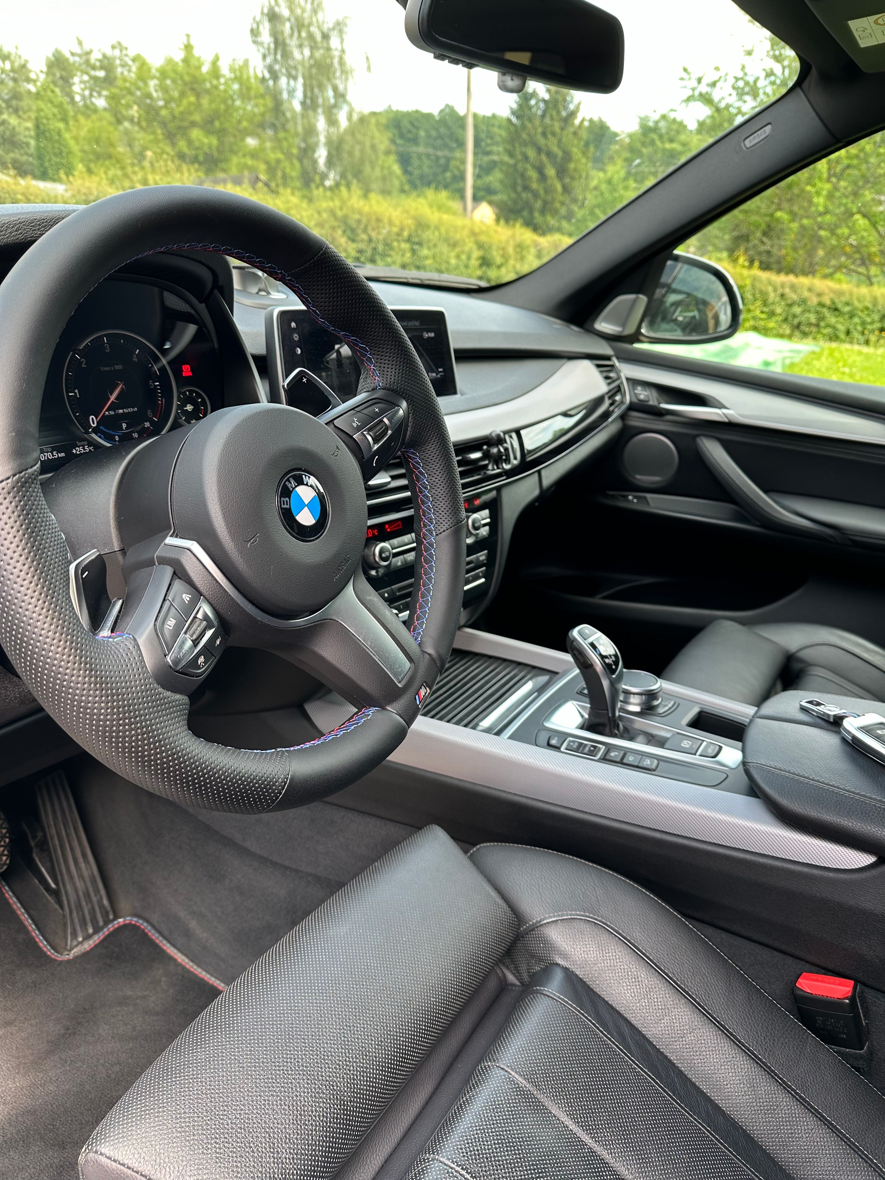 BMW X5, M50d xDrive,ČR,DPH,MAX VÝBAVA - fotka 4