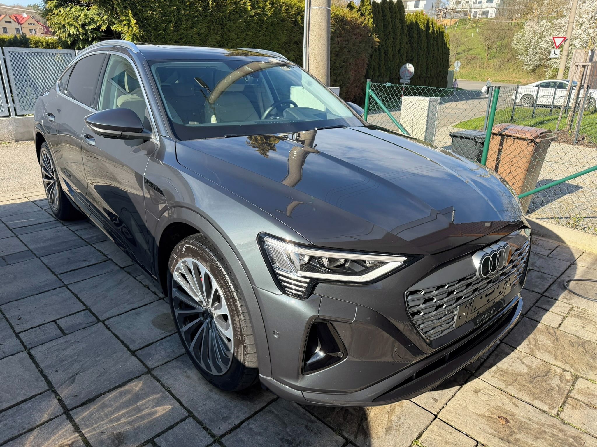 Audi Q8 e-tron, Sportback 55 Full výbava 22kW - fotka 5