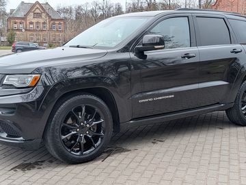5.7L Hemi Summit Nebourany