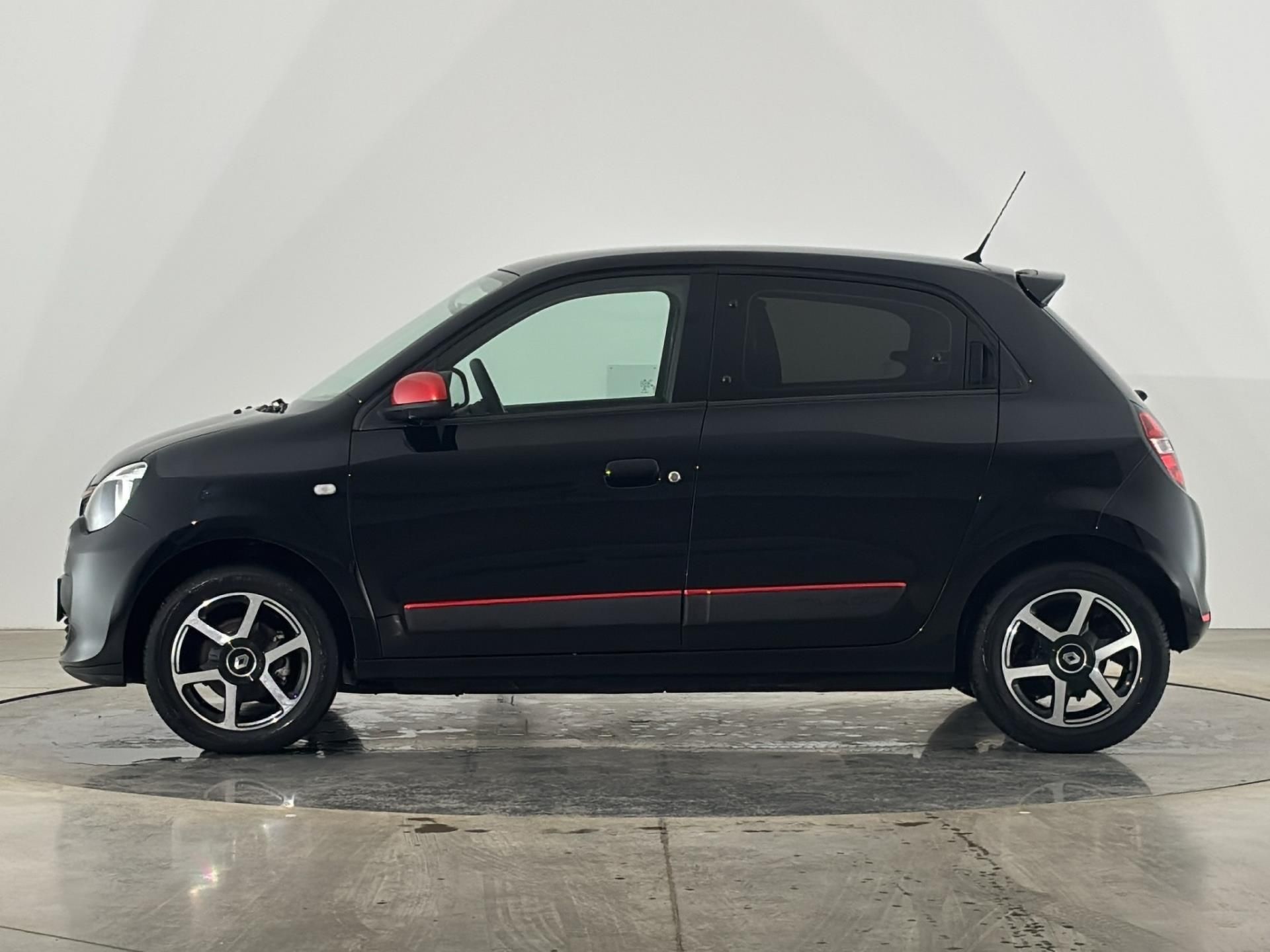 Renault Twingo, 1.0 SCe / 51 kW - fotka 3