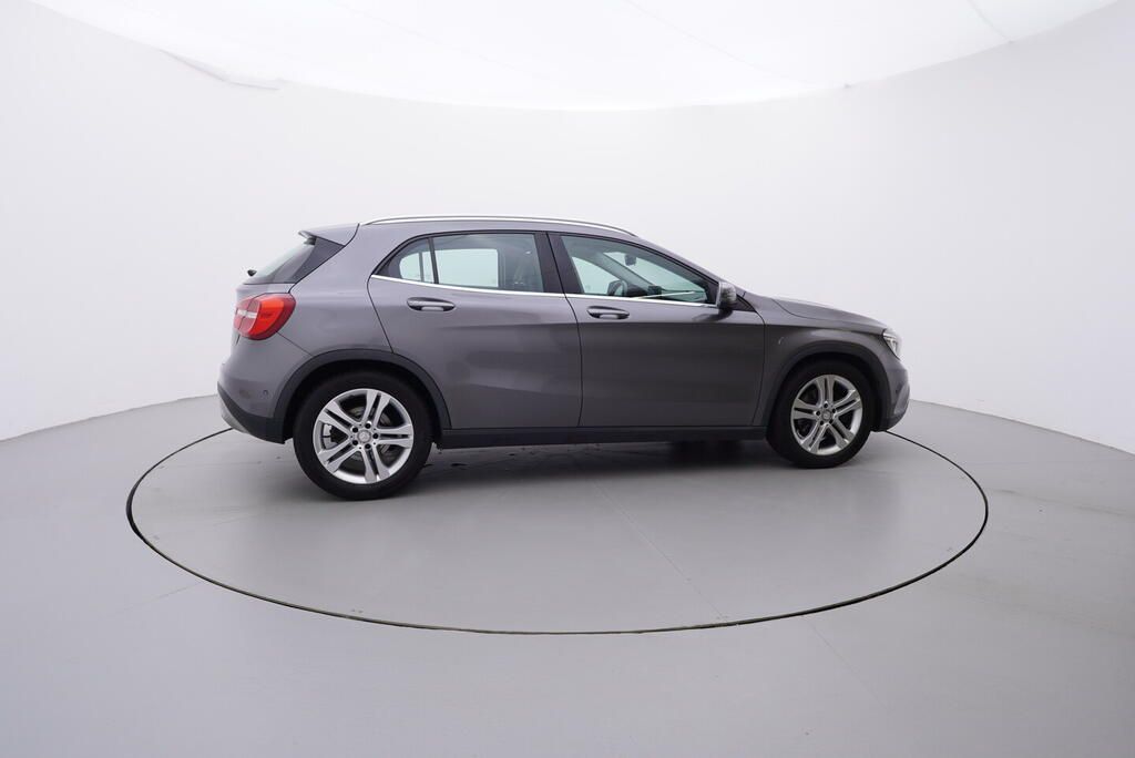 Mercedes-Benz GLA, Urban 2.0 155 kW - fotka 6