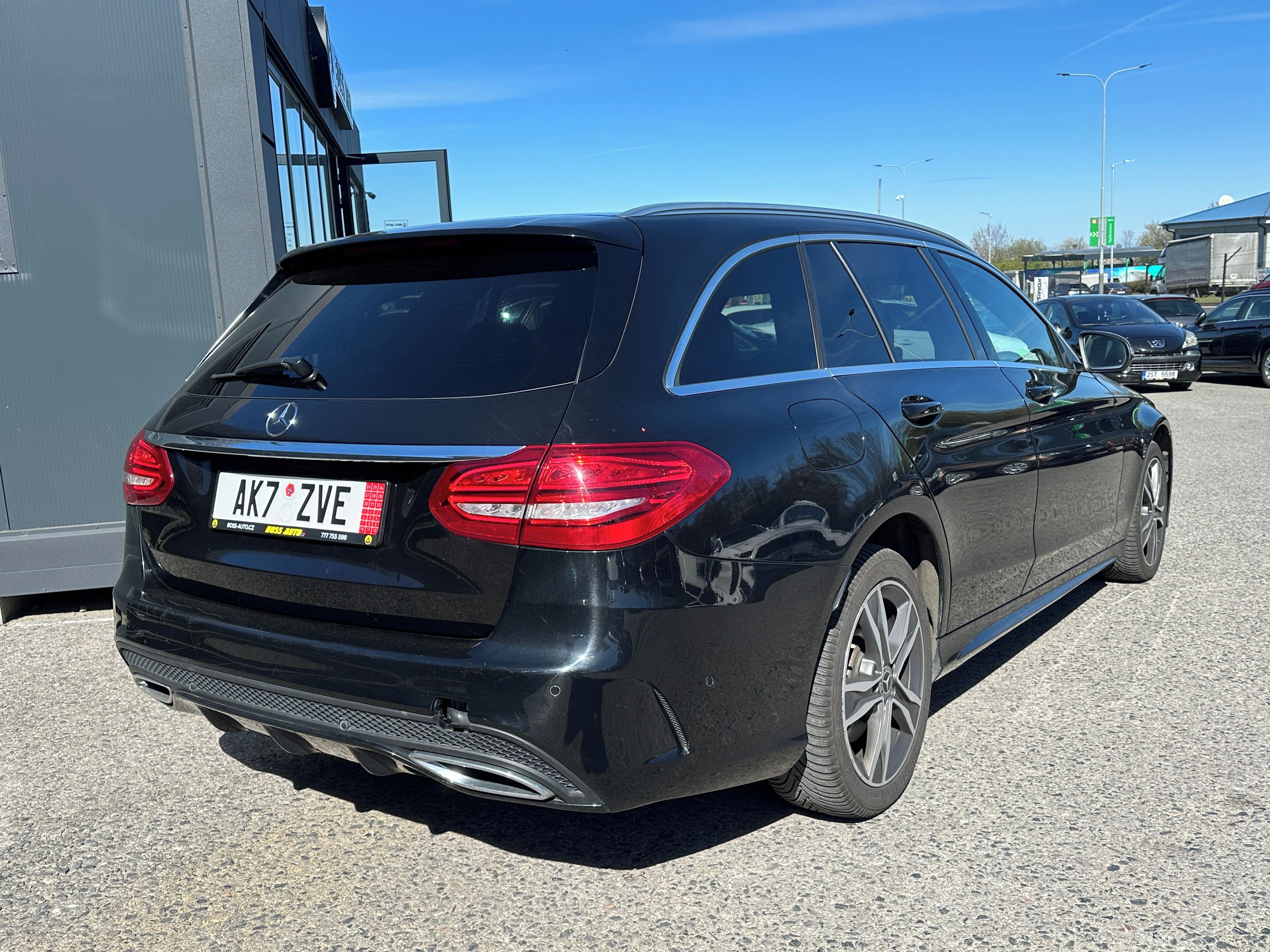 Mercedes-Benz Třídy C, Mercedes-Benz C 250 D 4MATIC - fotka 6