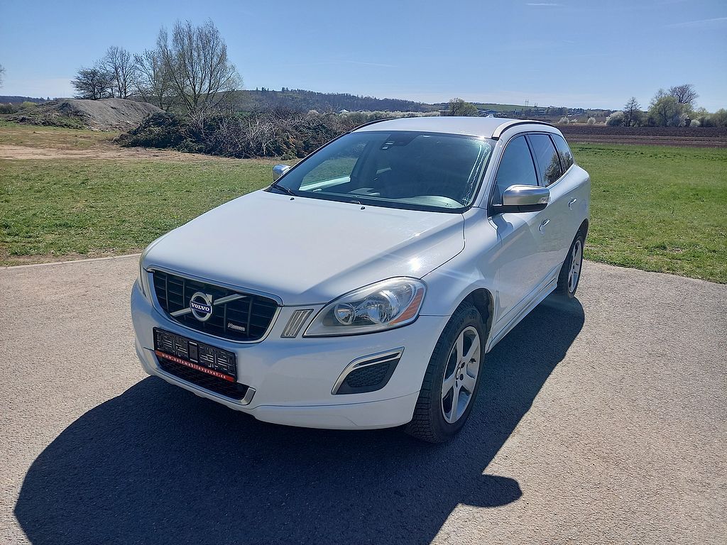 Volvo XC60, 2.4D5 151kw+R-Design+ROZVODY!!
