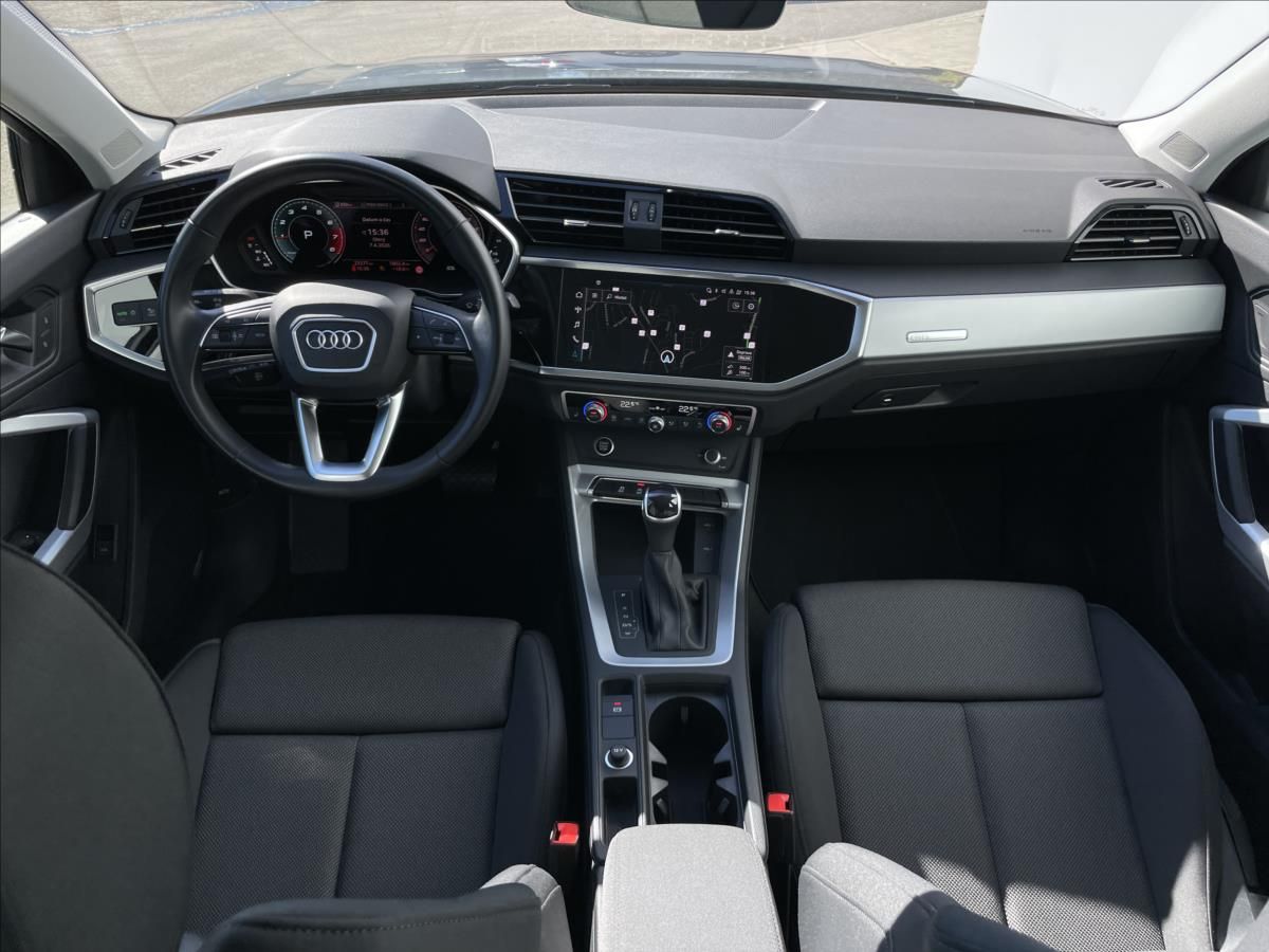 Audi Q3, 1,5 35 TFSI A7 S line Gravity - fotka 6