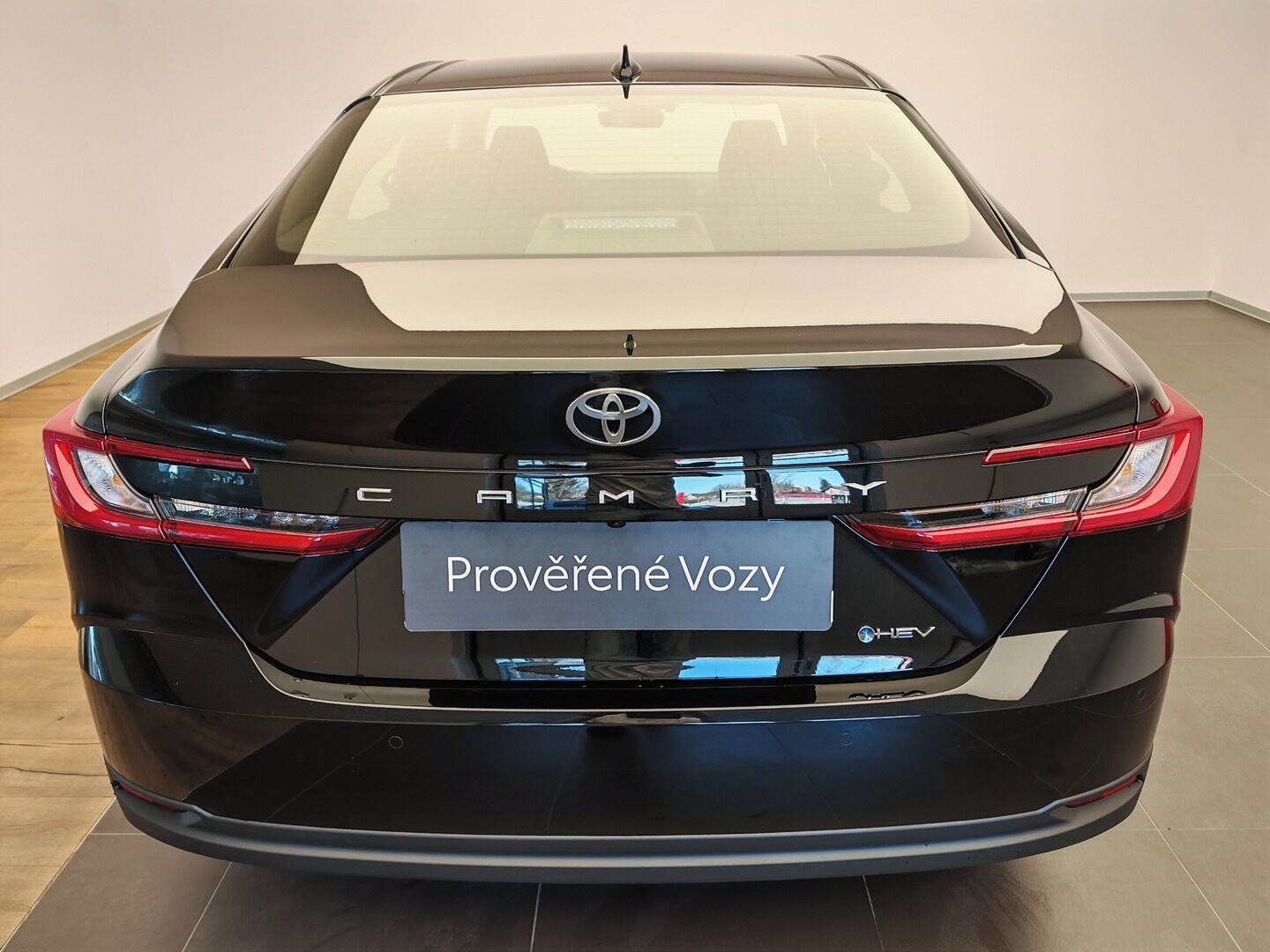 Toyota Camry, 2,5 Hybrid CVT Comfort - fotka 5