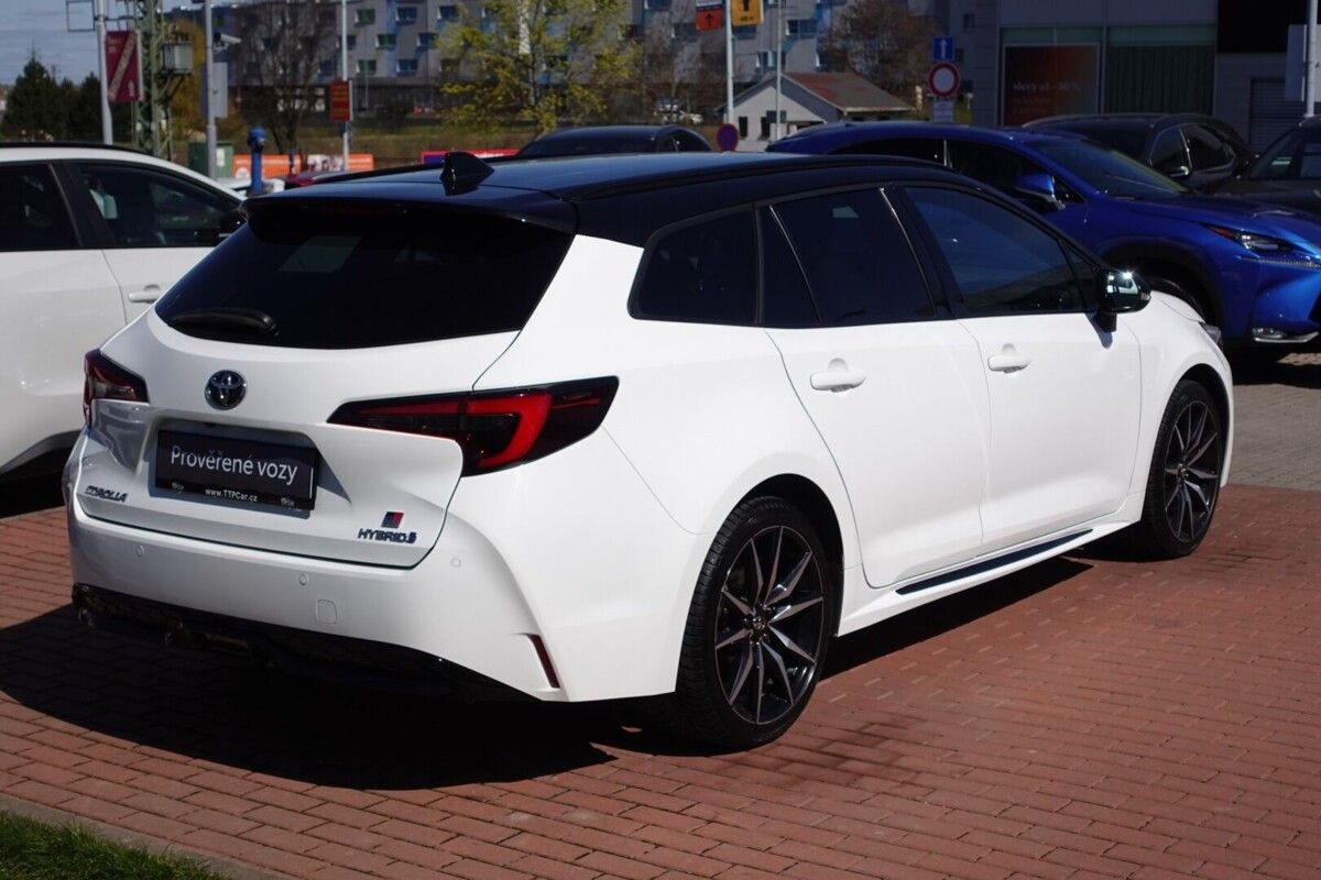 Toyota Corolla, 2,0HSD GR-Sport Dynamic - fotka 4