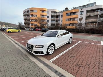 230kW, V6, S-line, plná výbava