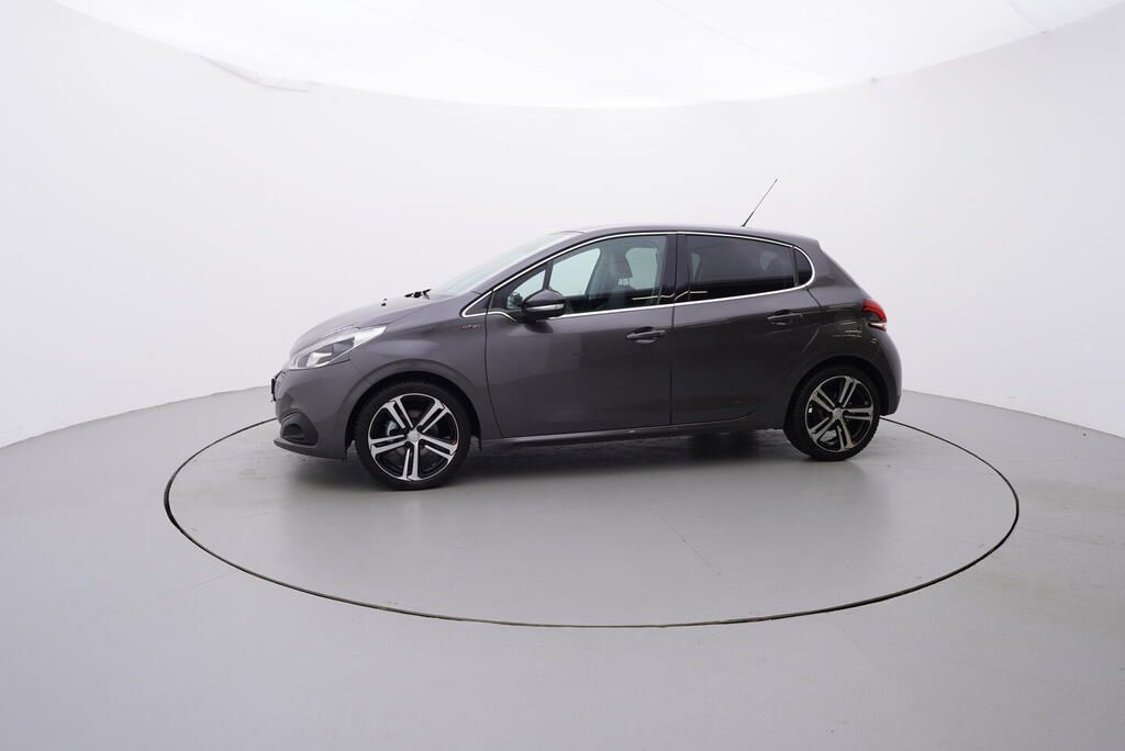 Peugeot 208, GT line 1.2 81 kW - fotka 2