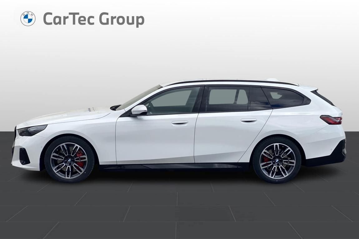 BMW Řada 5, 540d xDrive Touring - fotka 2