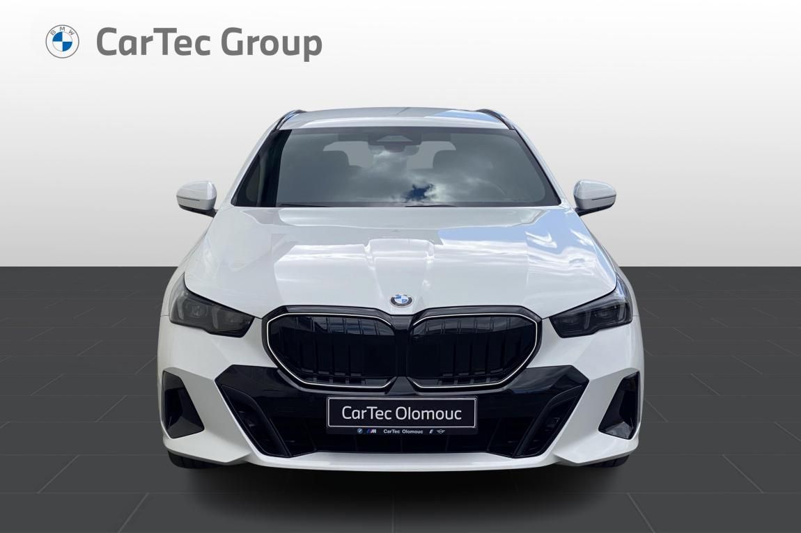 BMW Řada 5, 540d xDrive Touring - fotka 4