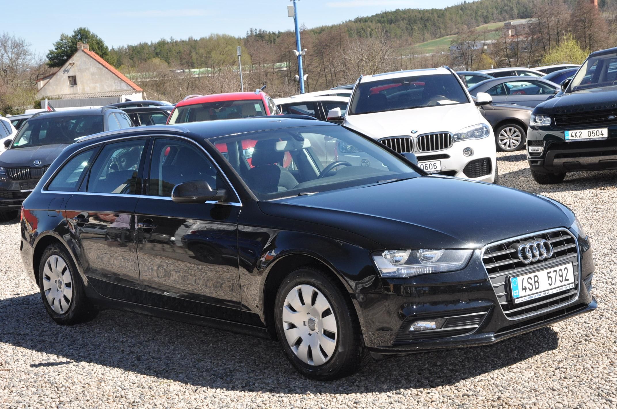 Audi A4, 2.0TDi 110kW KOMBI A/T - fotka 2