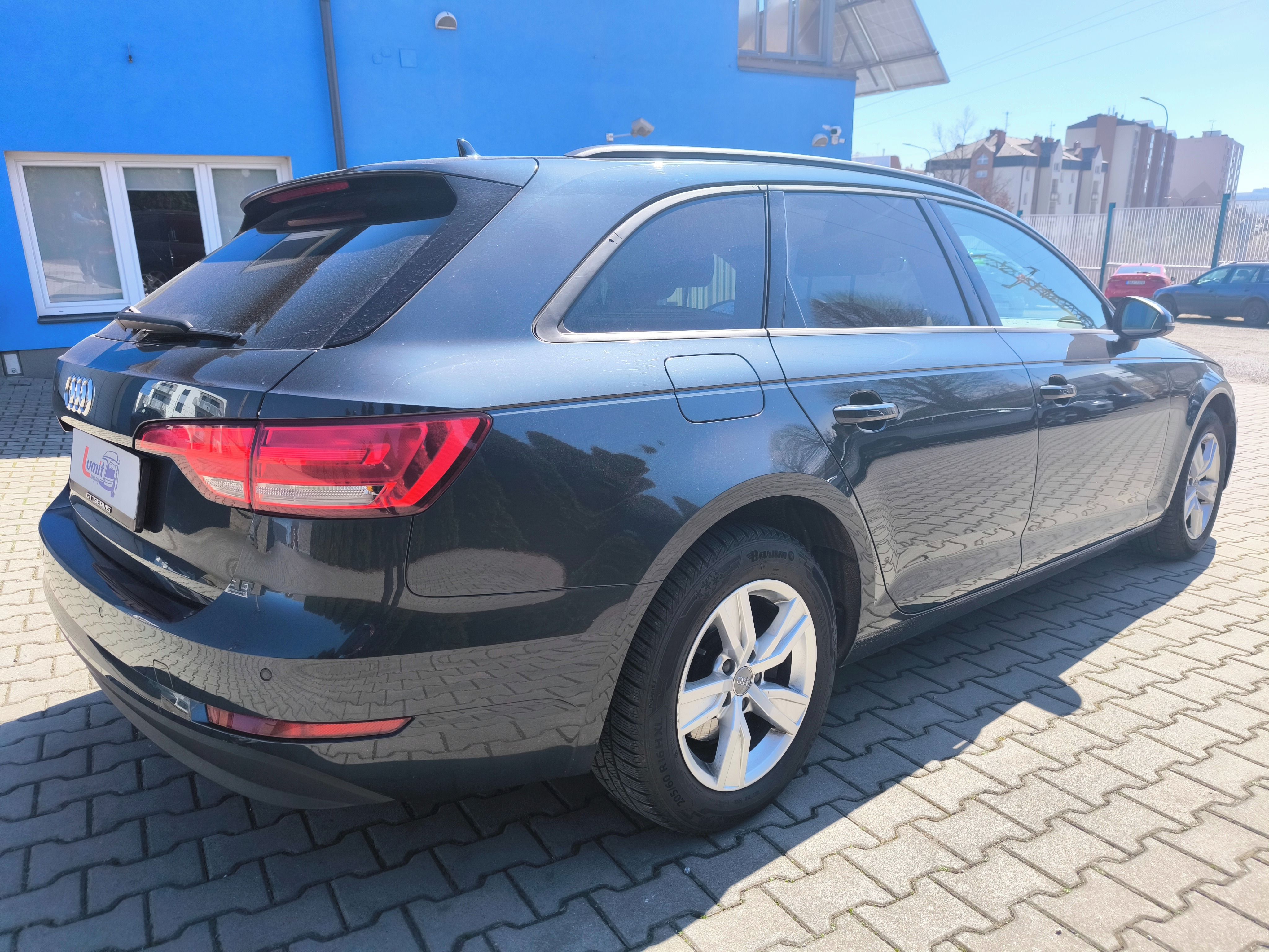 Audi A4 Avant, 2.0 TDi - fotka 5