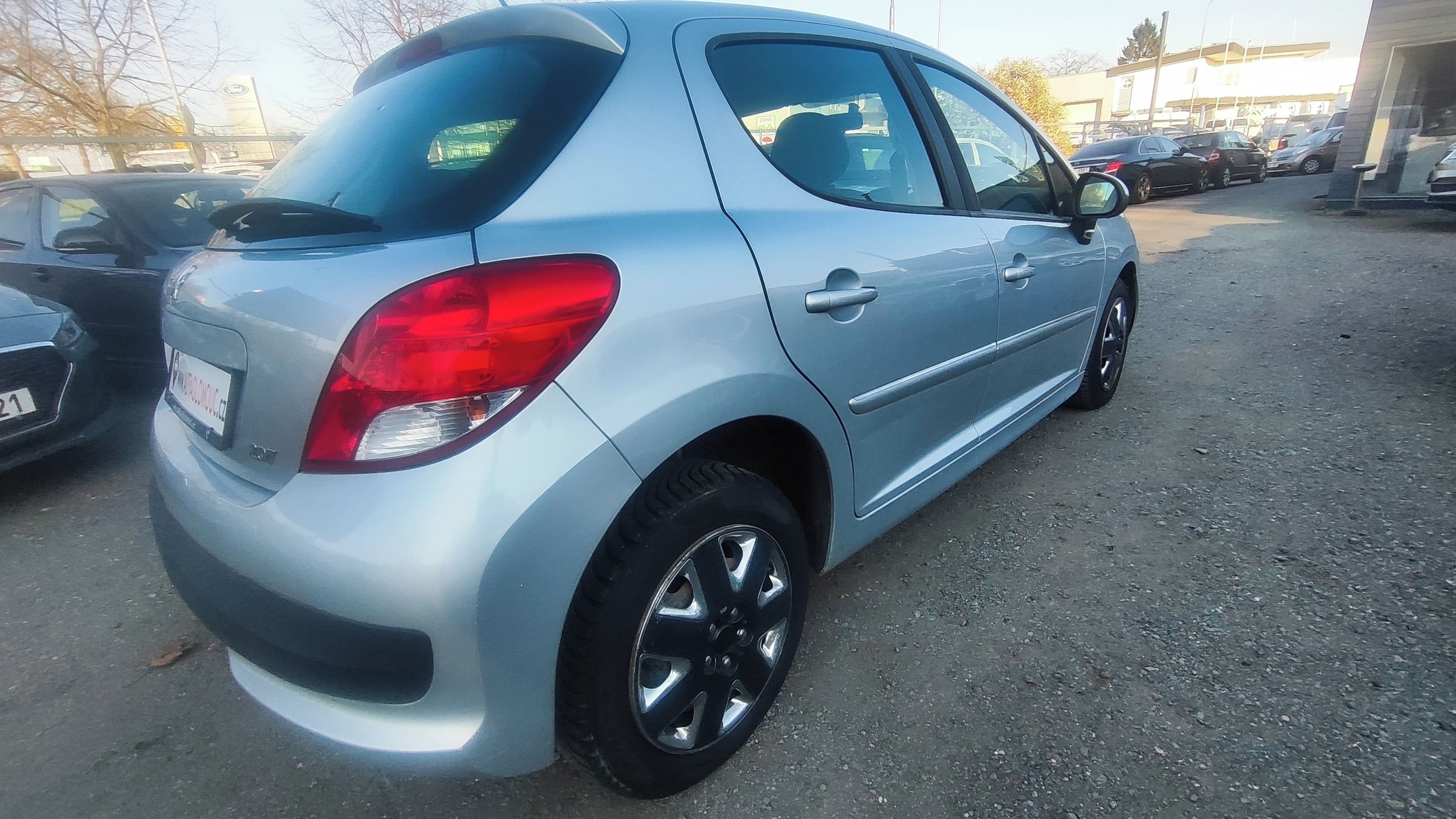 Peugeot 207, 1.4 VTi 70kW - fotka 4