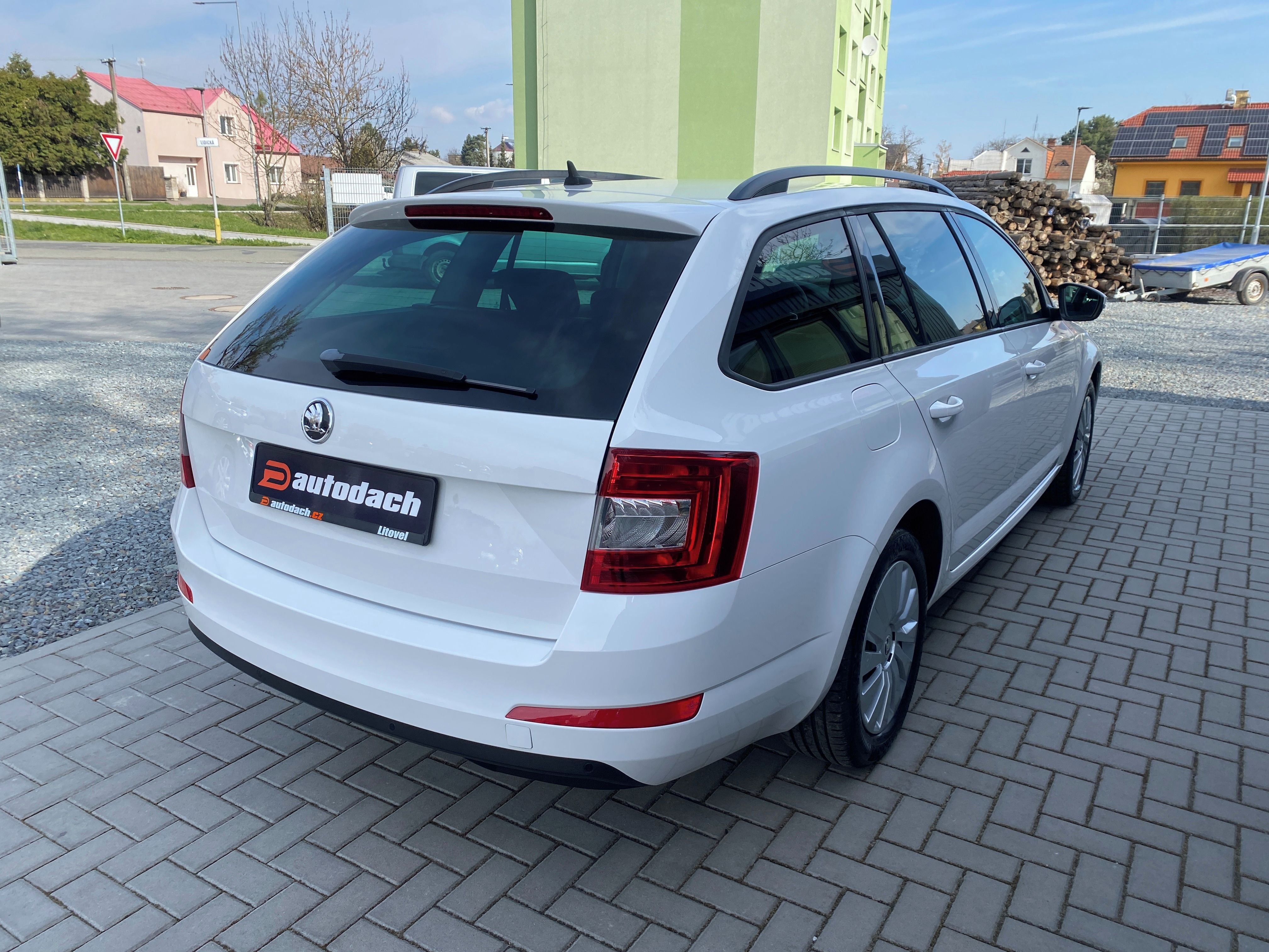 Škoda Octavia, 1.4 TSI - XENON - NAVI - fotka 5