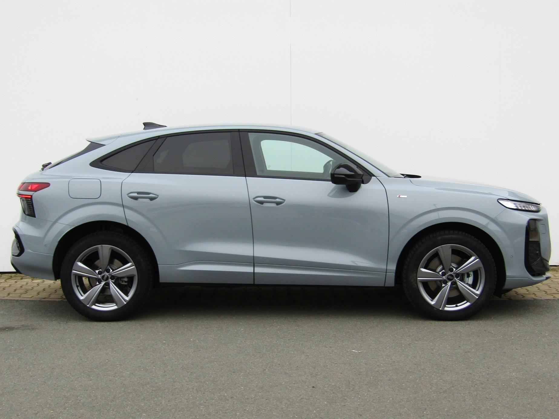 Audi Q3, 2,0 TDI 110 kW - fotka 3