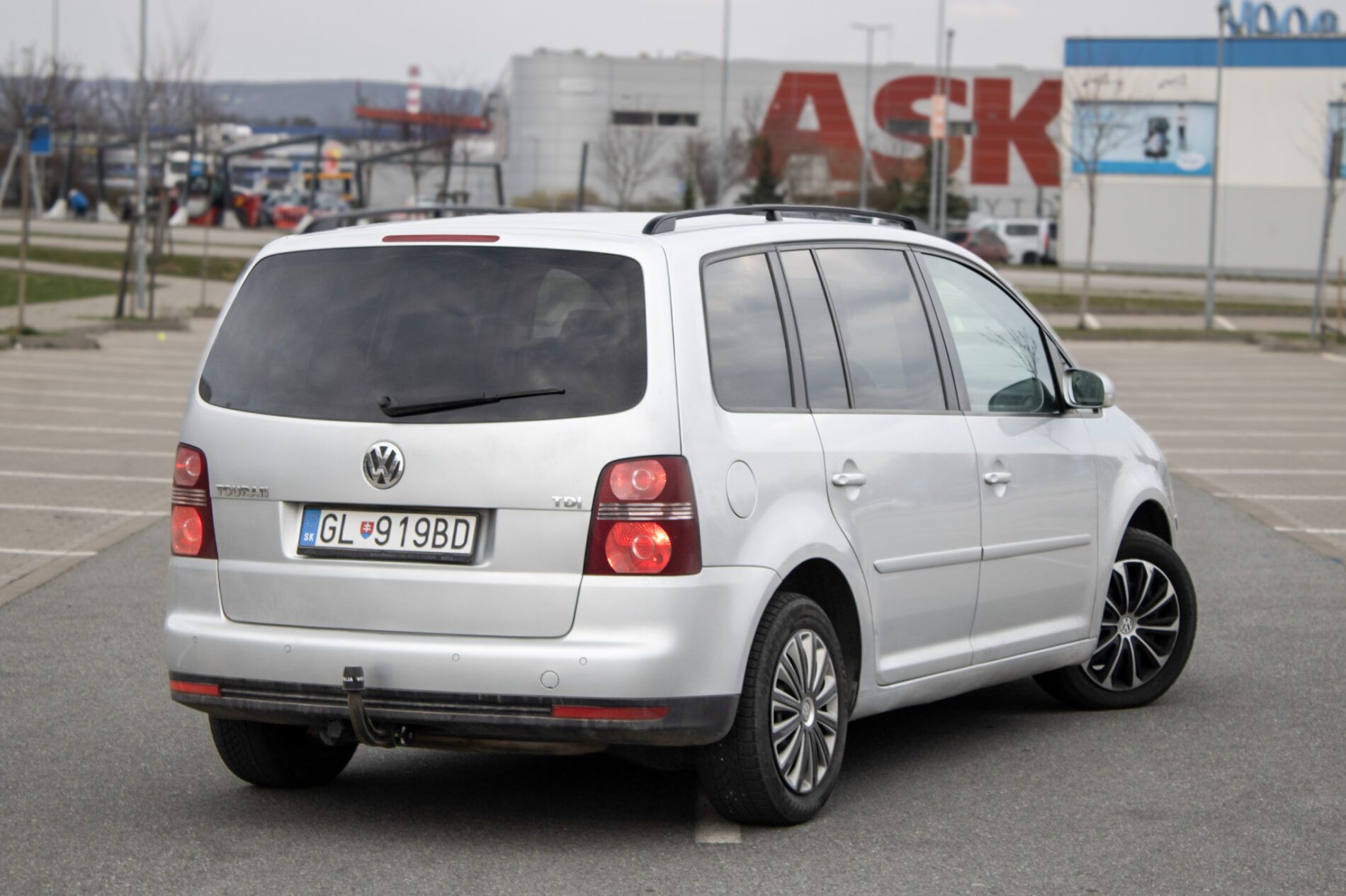 Volkswagen Touran - fotka 5