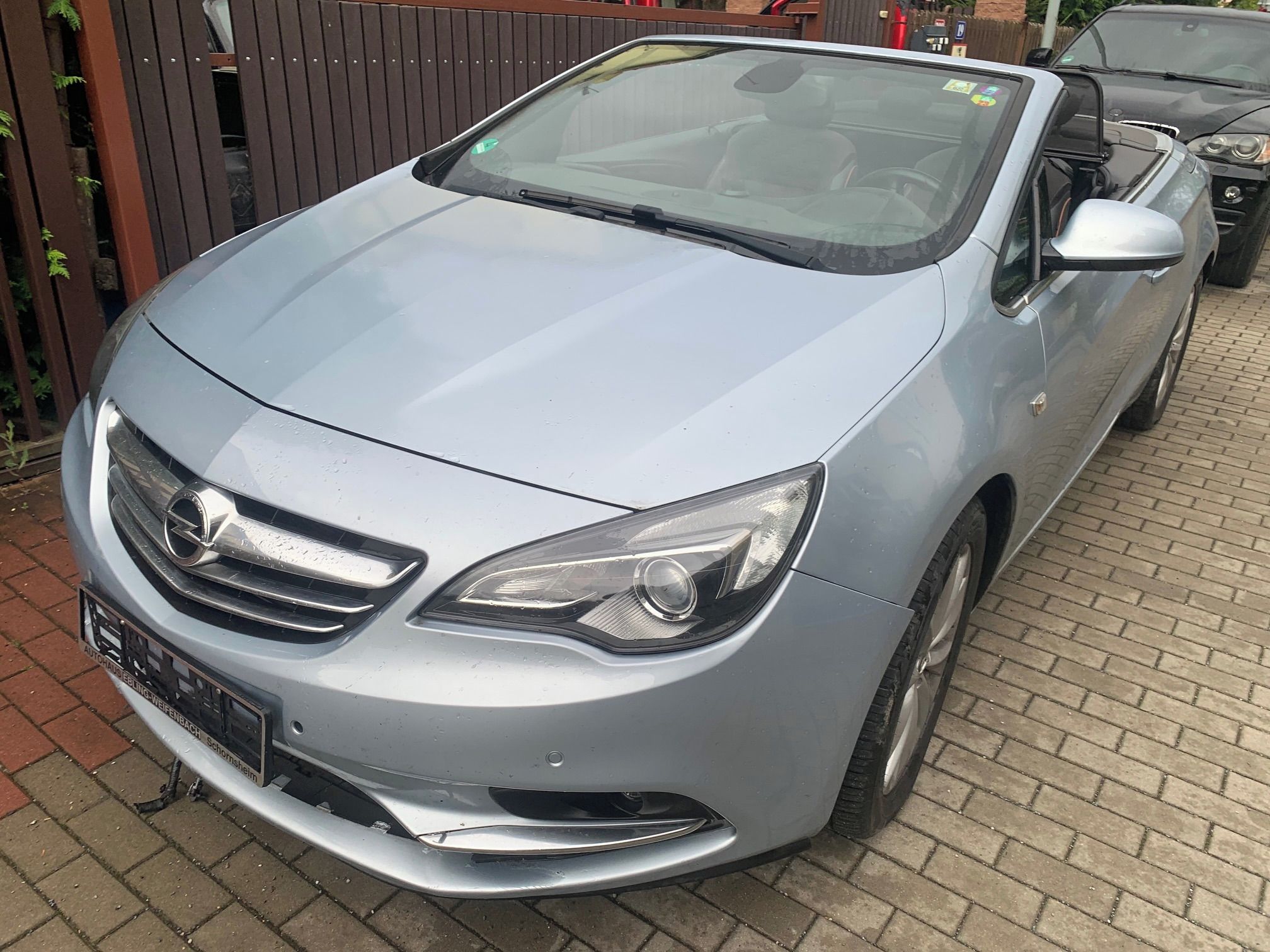 Opel Cascada, Opel Cascada havarovaná - fotka 2