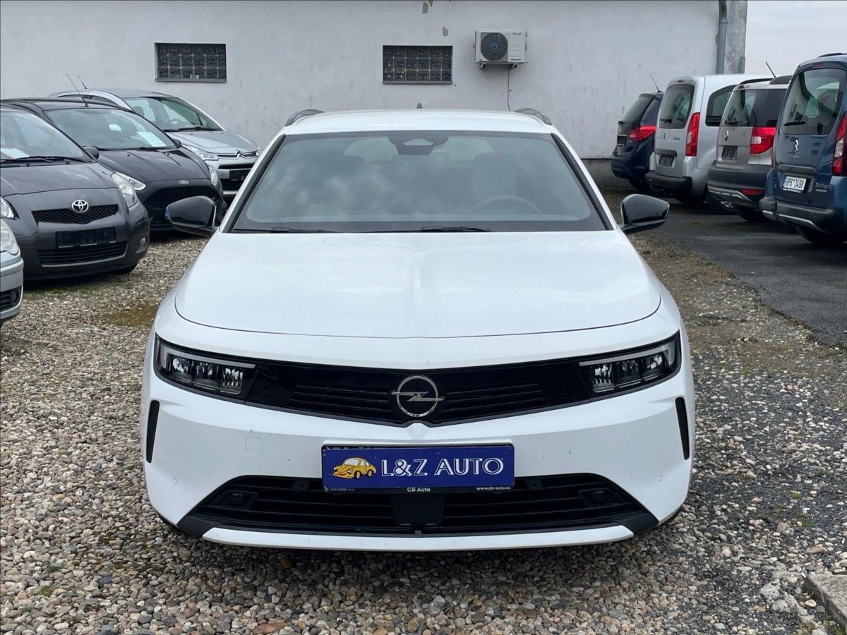 Opel Astra, 1,2 T - fotka 2
