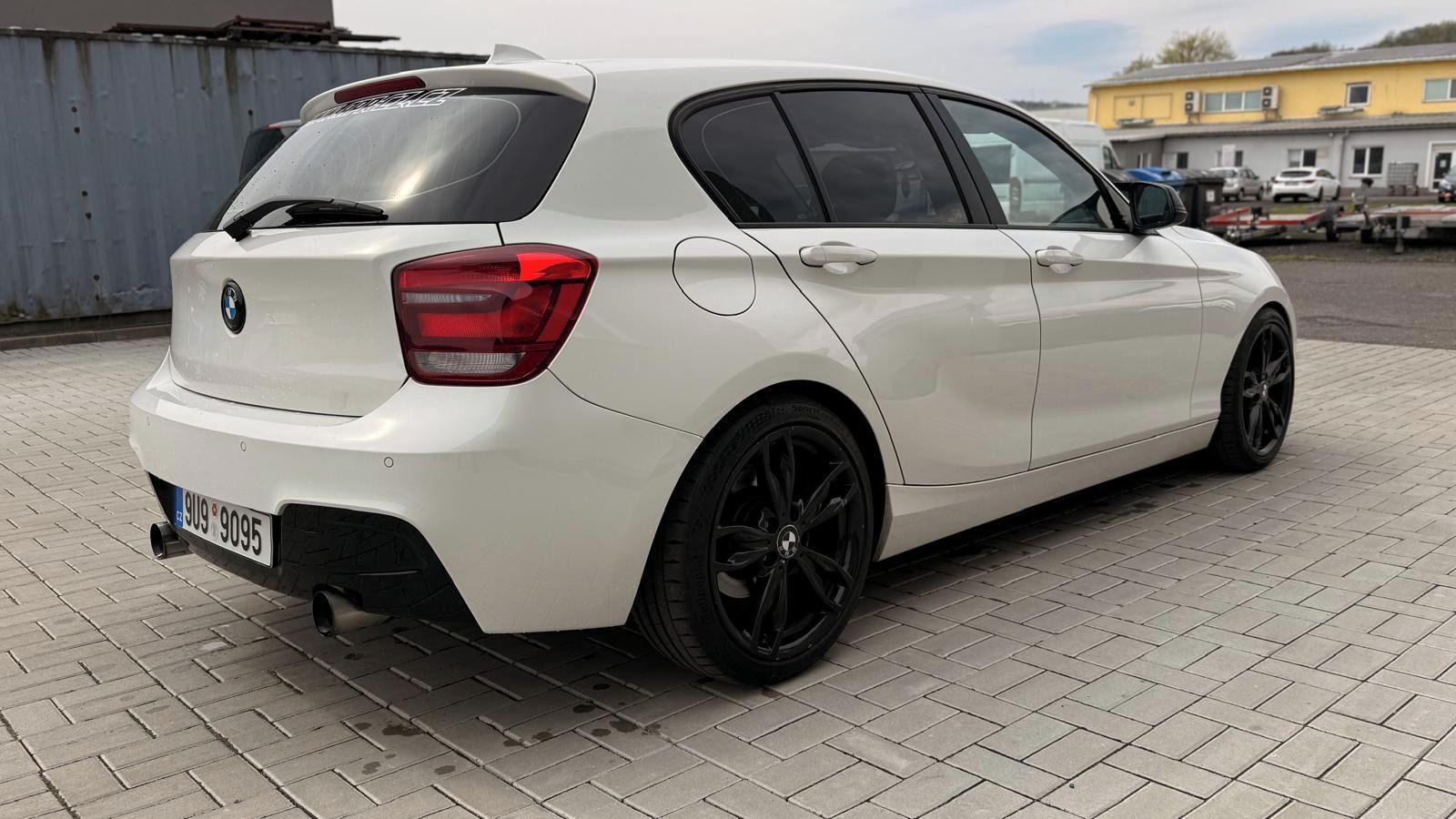BMW Řada 1, BMW 116i M Paket - fotka 5