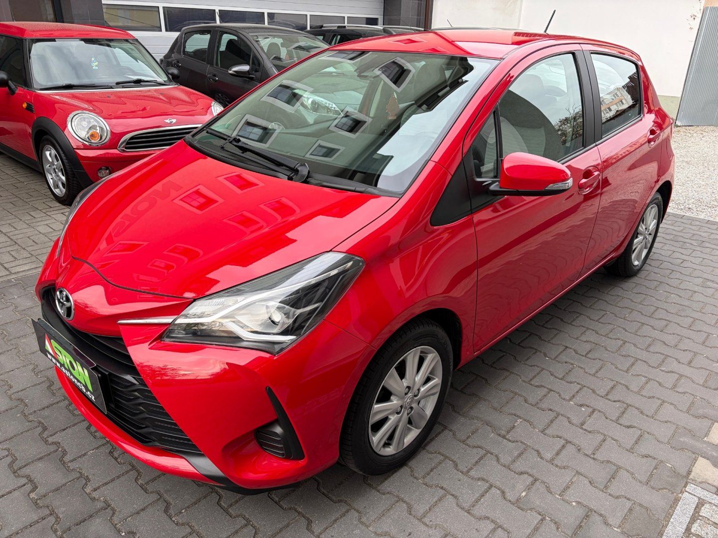 Toyota Yaris, 1,0i klima, 2 x kola - fotka 3