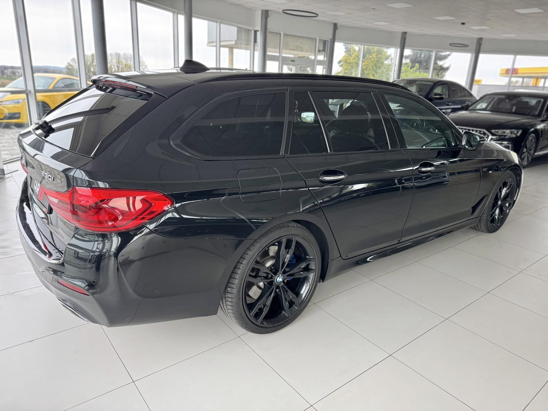 BMW Řada 5, 530i xDrive*M-SPORT*HeadUp*DPH - fotka 5