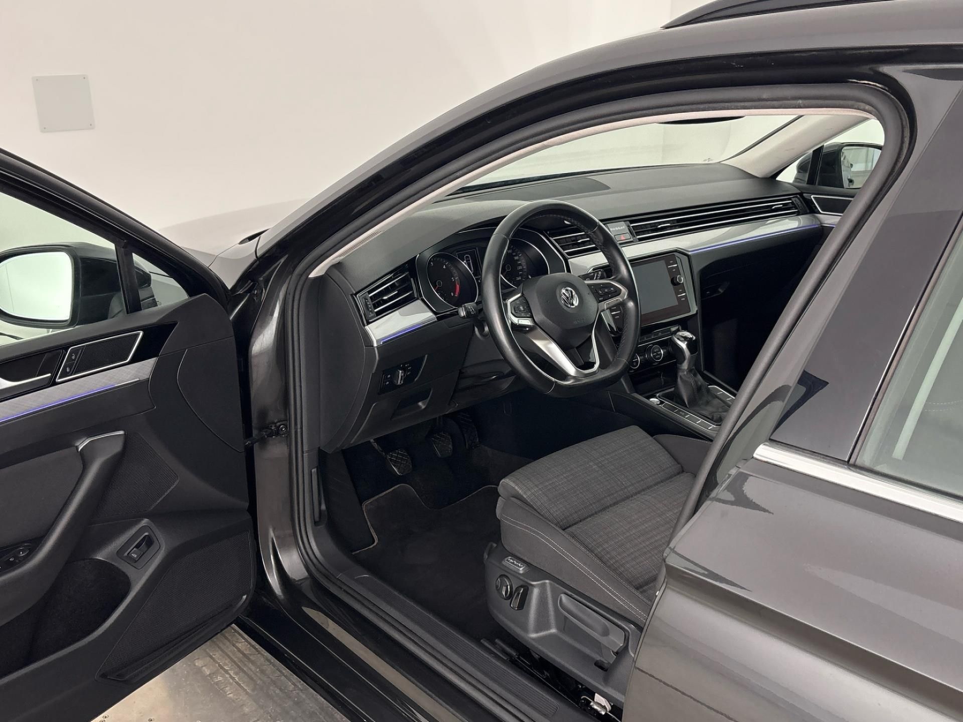 Volkswagen Passat, 2.0 TDI / 110 kW Bussines - fotka 6