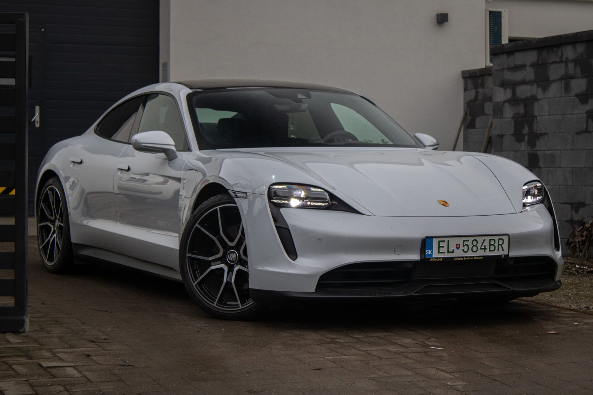 Porsche Taycan - fotka 3