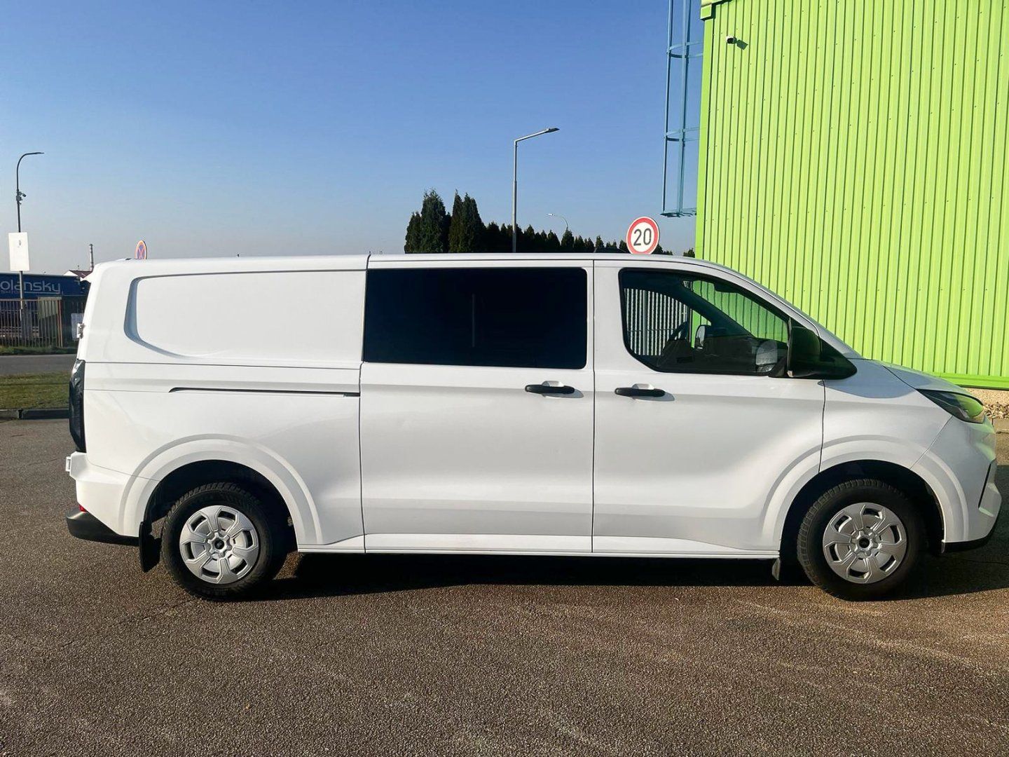Ford Transit Custom, 2.0 TDCi 100kW 6 míst L2H1 - fotka 5