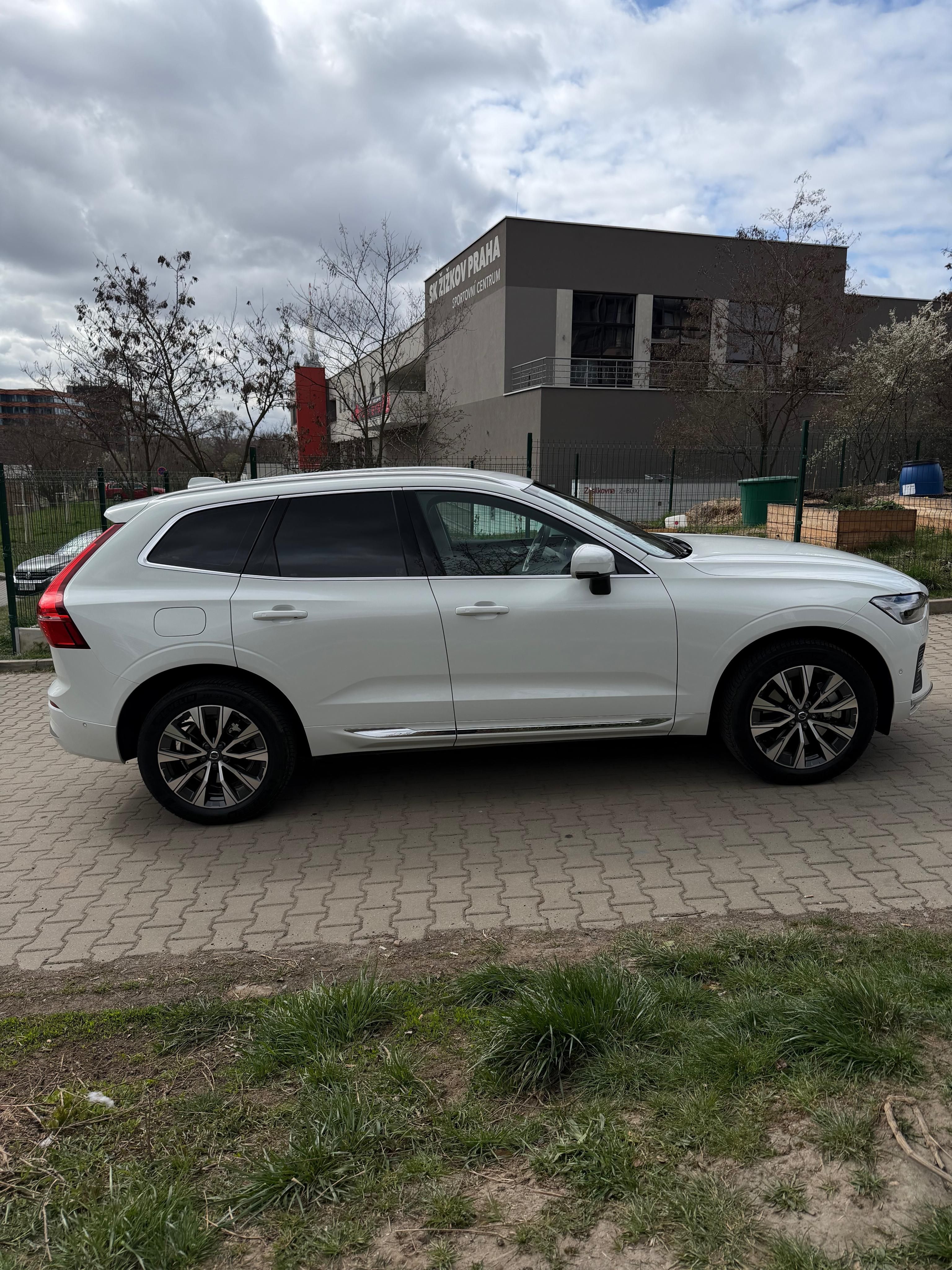 Volvo XC60, B4 - TOP - 360/Head-up/Bezklic - fotka 5