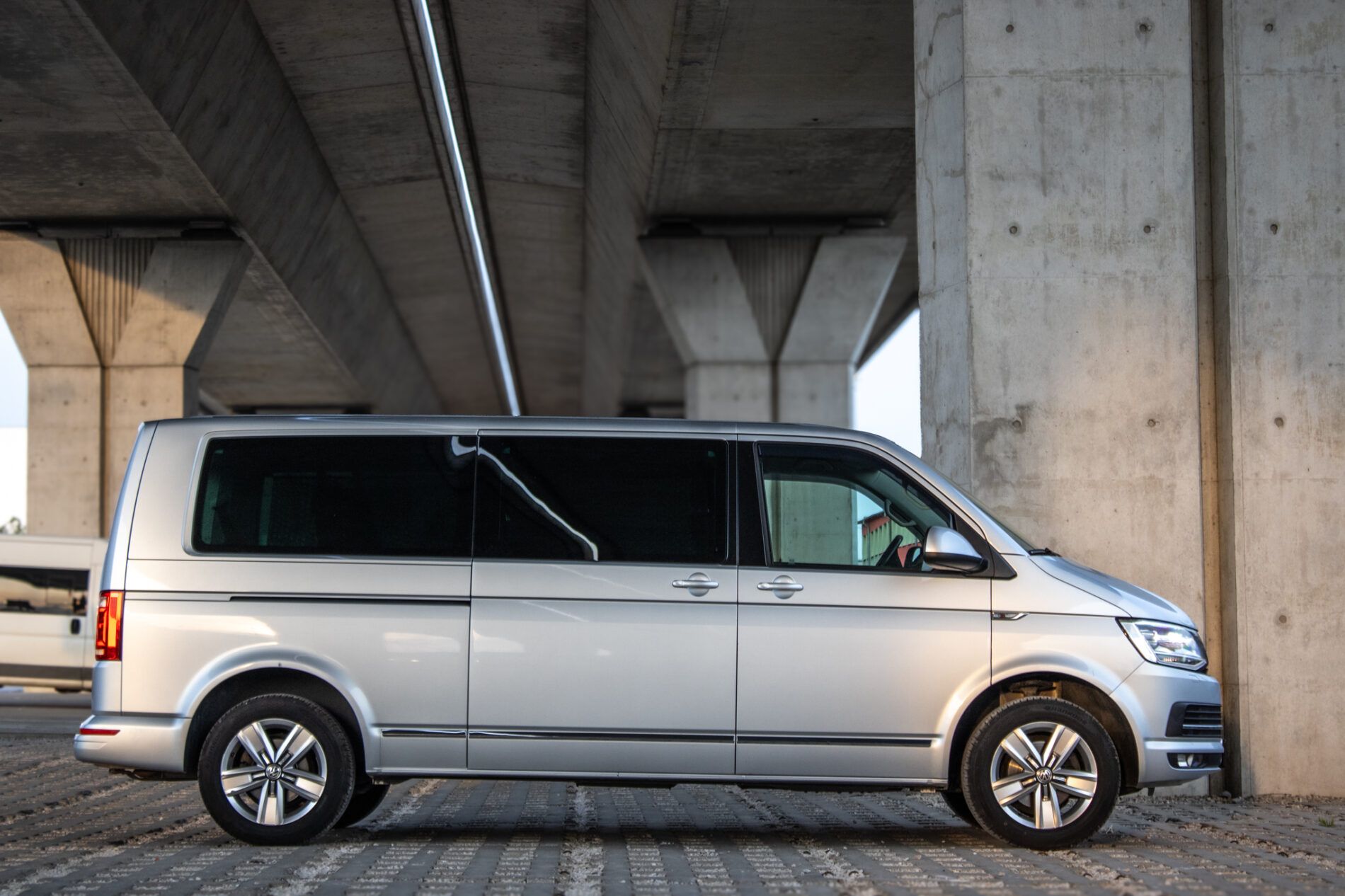 Volkswagen Caravelle - fotka 4
