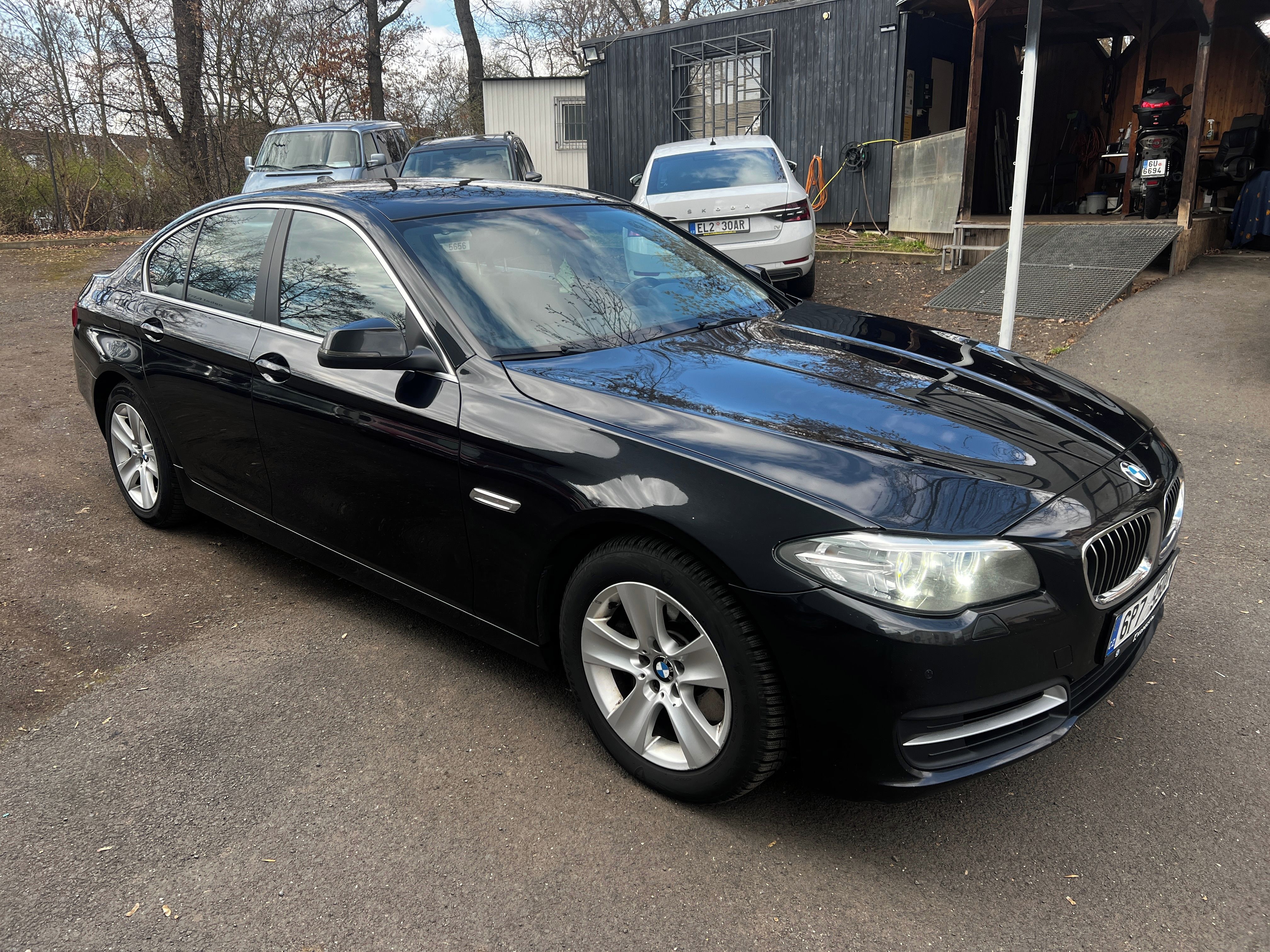 BMW Řada 5, 525 Xd, 160 Kw, pěkný stav - fotka 3