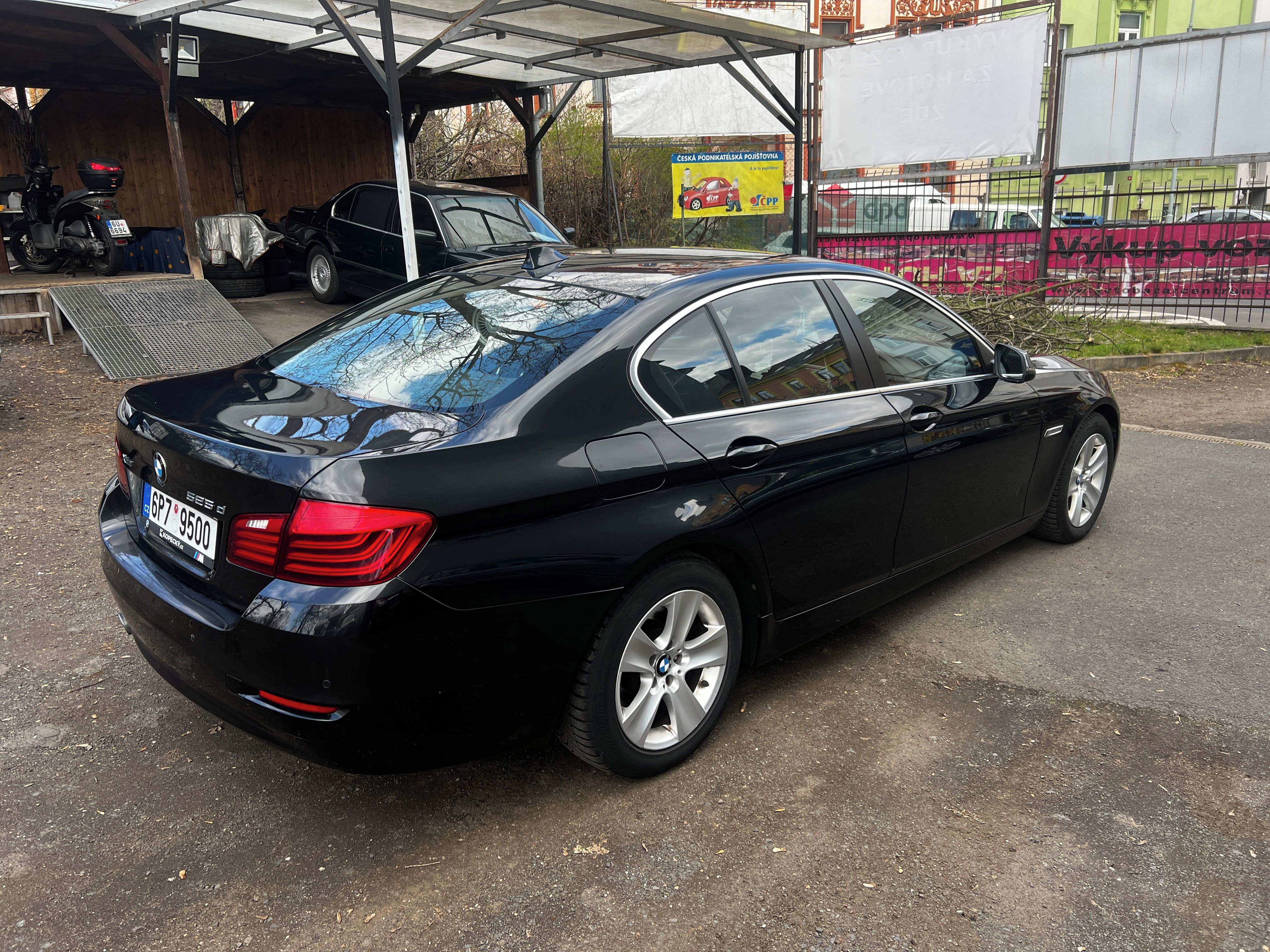 BMW Řada 5, 525 Xd, 160 Kw, pěkný stav - fotka 4