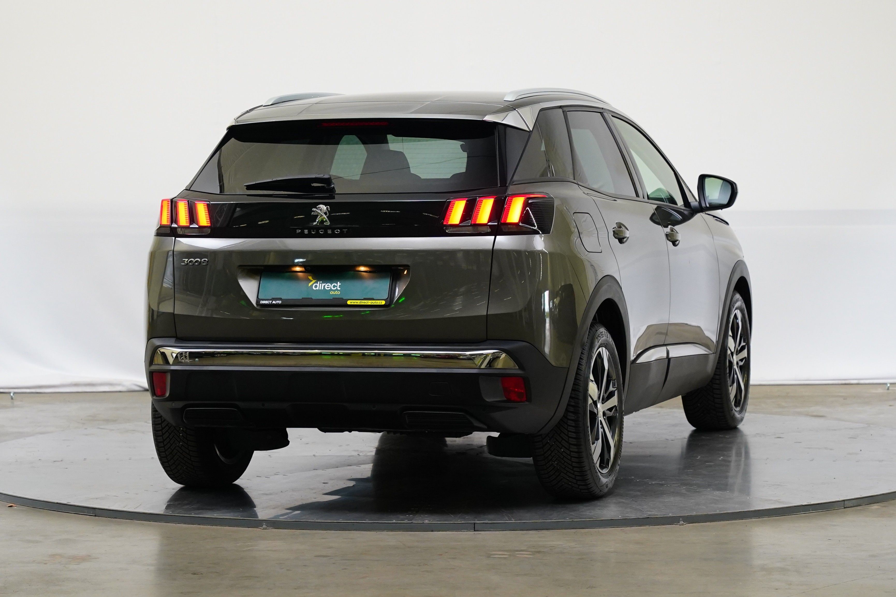 Peugeot 3008, 1.5 BlueHDI 96 kW Allure - fotka 2