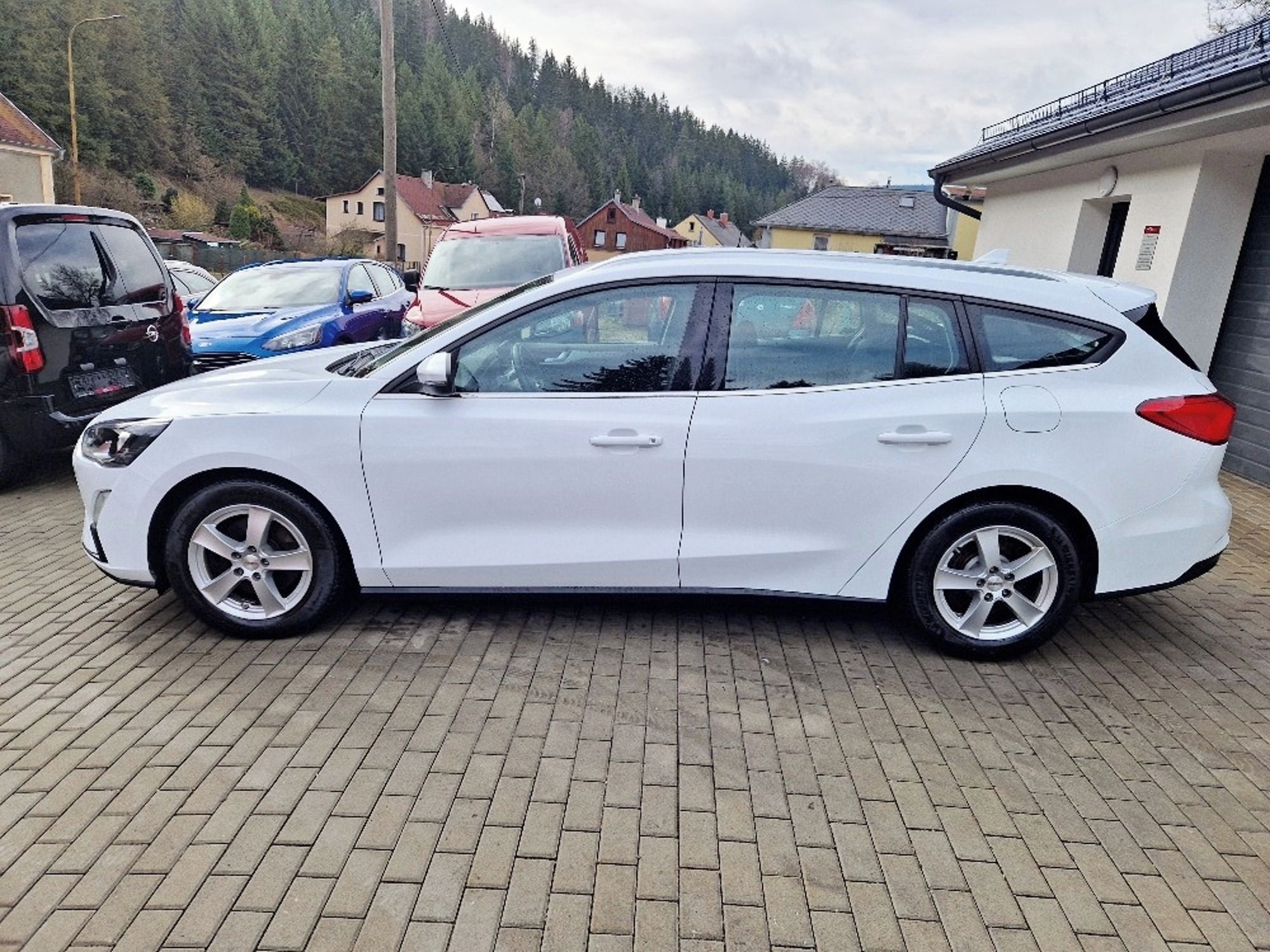Ford Focus, 1.5 TDCi (88 kW), tažné - fotka 5