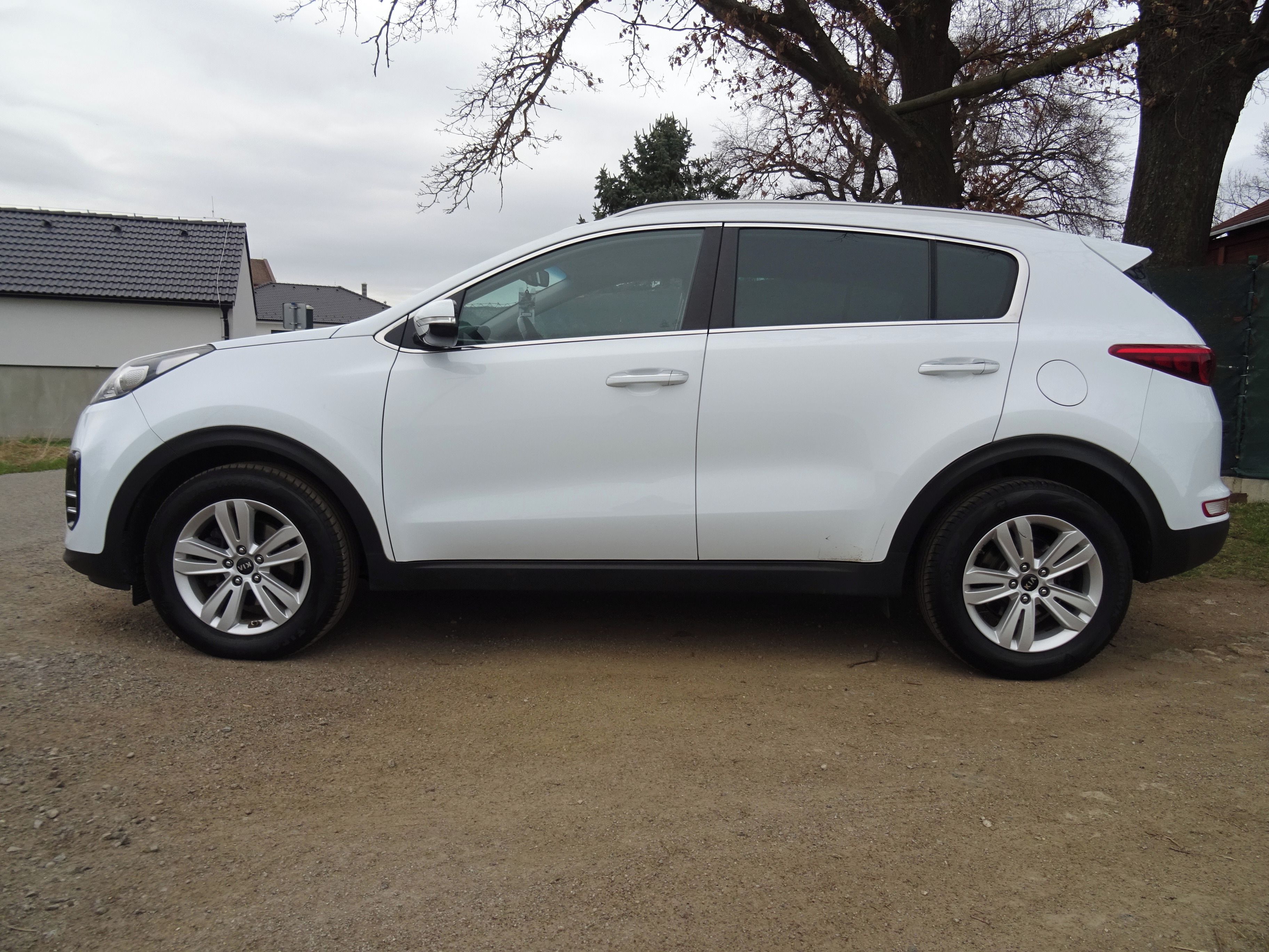 Kia Sportage, 1,7 CRDi servis jen Kia, tažné - fotka 6