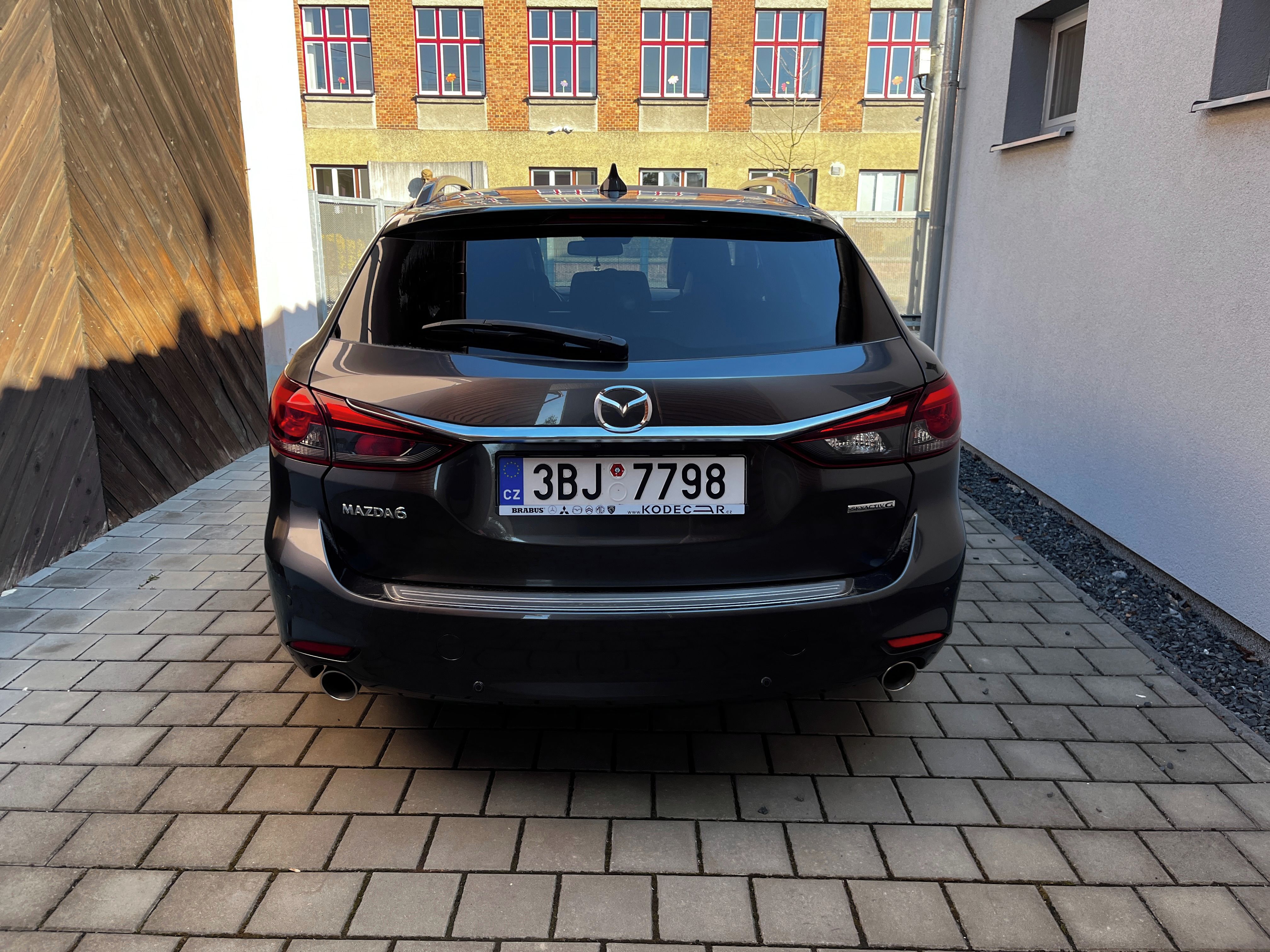 Mazda 6, 2.5 l, 143 kw, - fotka 2