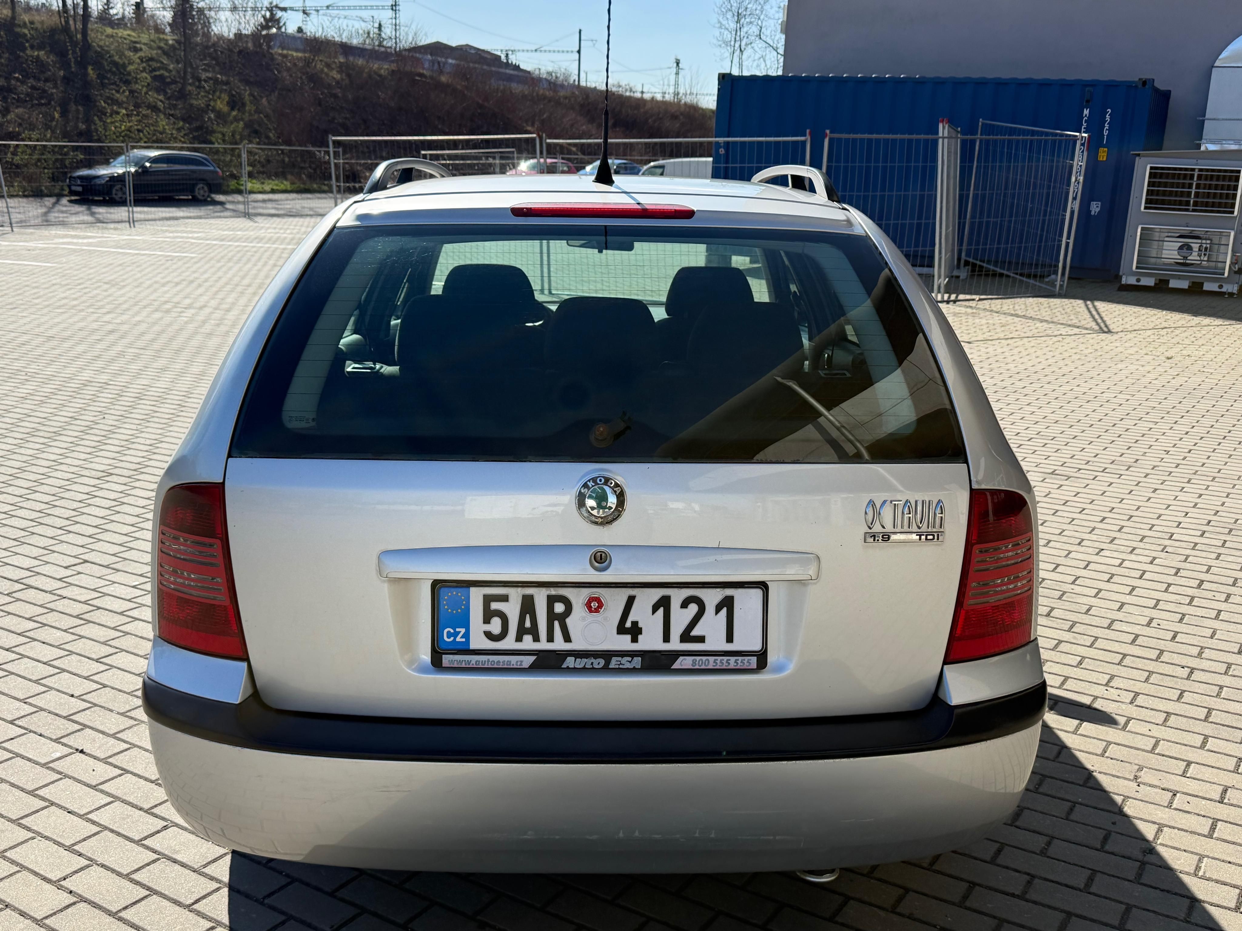 Škoda Octavia, 1.9TDI, 66kw Klima - fotka 4