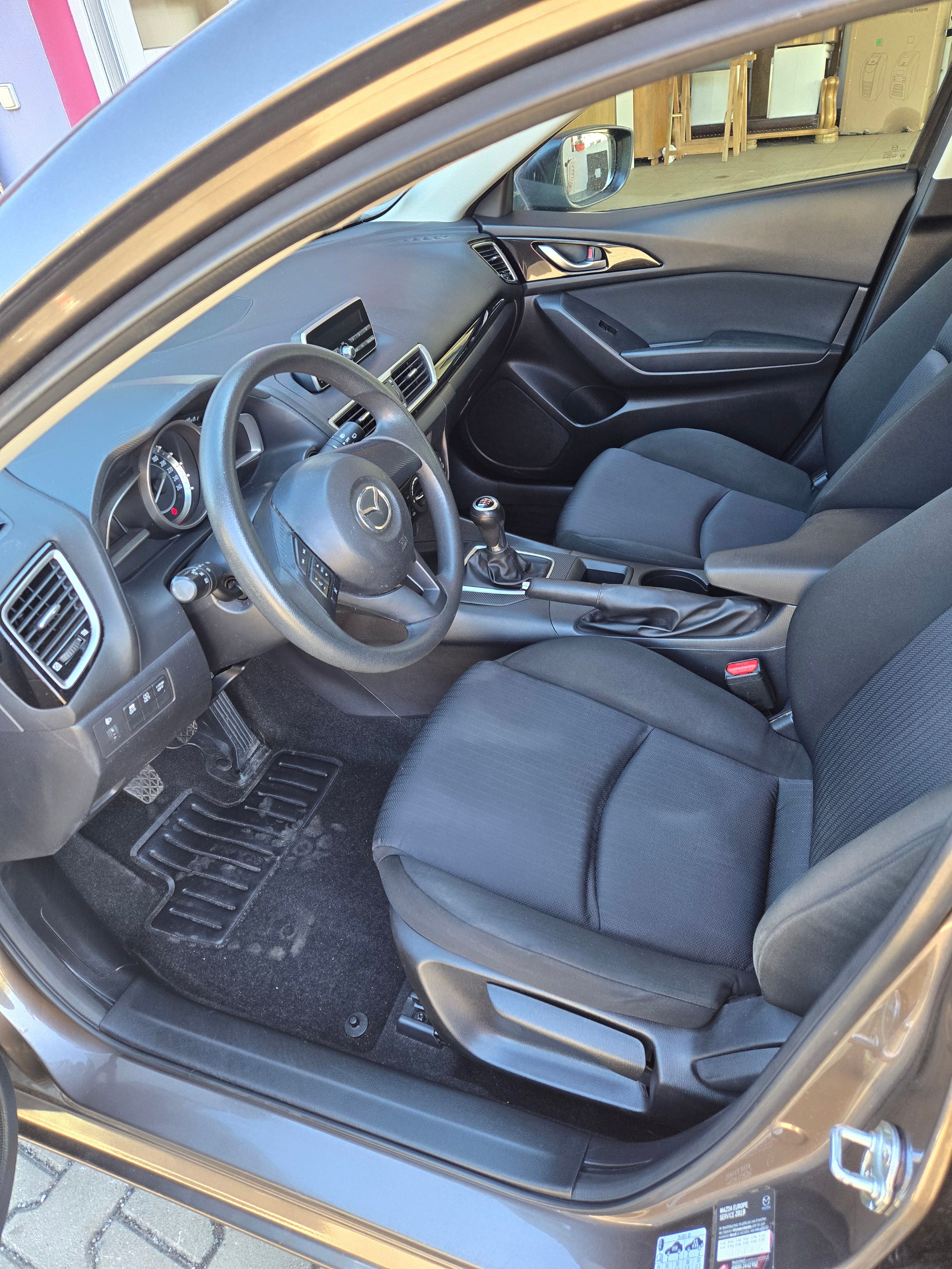 Mazda 3, 1,5-74kW+sada zimních AL kol - fotka 6