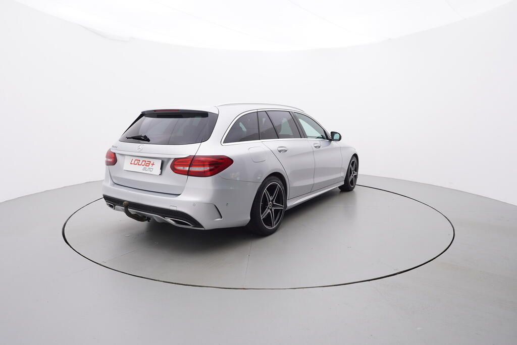 Mercedes-Benz Třídy C, C220 AMG line  125 kW - fotka 5