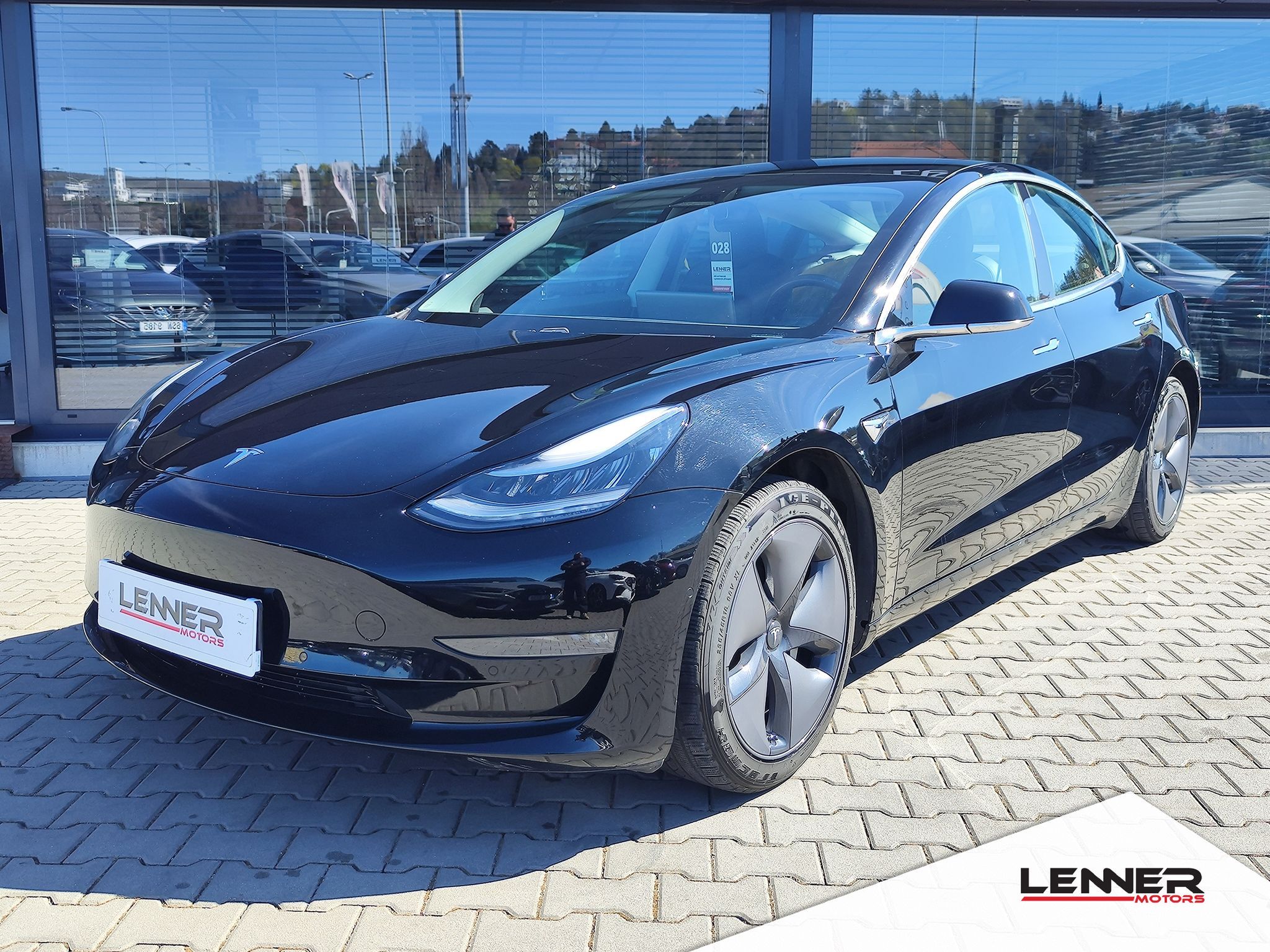 Tesla Model 3, EV/366kW Long Range Dual M.