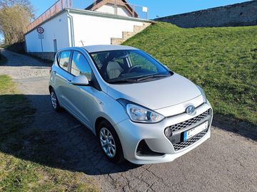 1,0i 49kW, 37Tkm, původ ČR