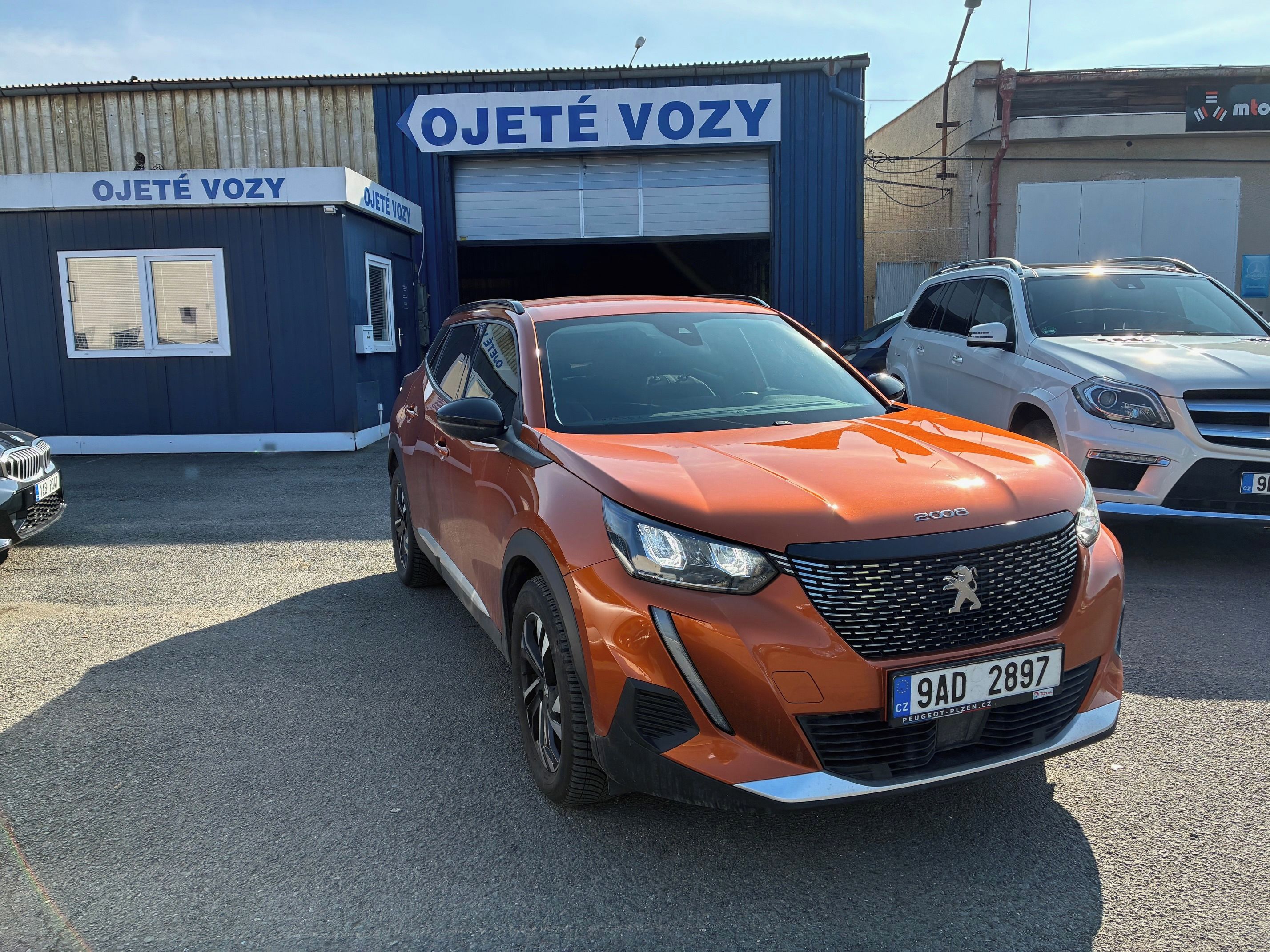Peugeot 2008, Allure 1,2 Pure Tech 130k EAT - fotka 2