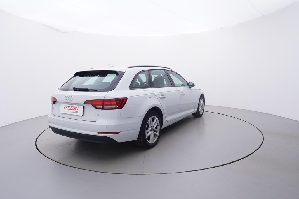Audi A4 Avant, Ultra 2.0 TDI 110 kW - fotka 5
