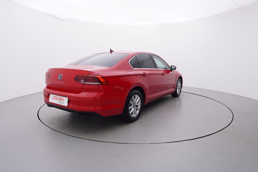 Volkswagen Passat, Business 2.0 TDI 110 kW - fotka 5