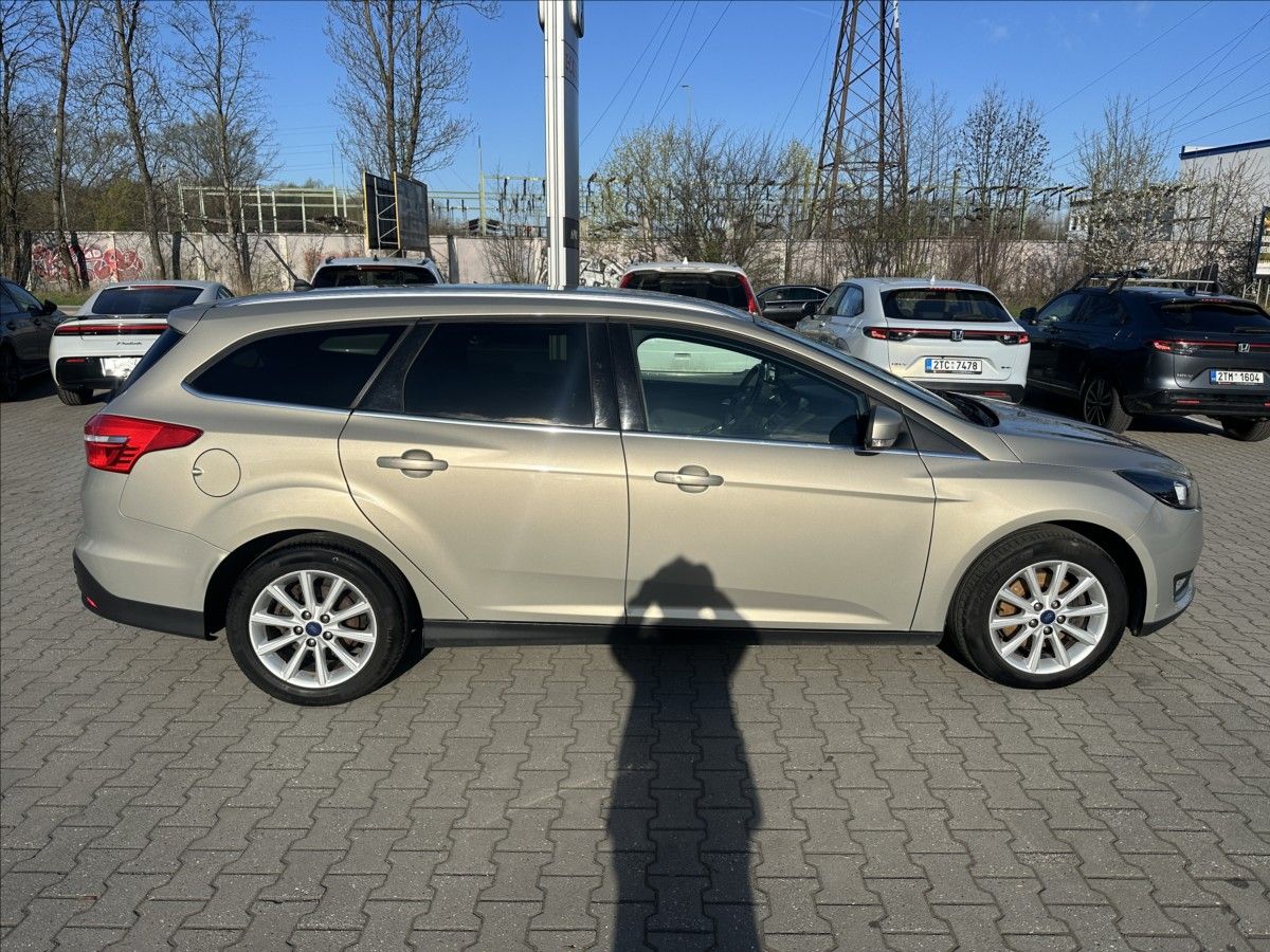 Ford Focus, 1,5 EcoBoost Titanium - fotka 2