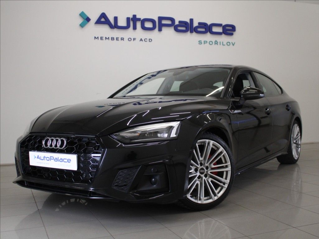Audi A5, 2,0 40TDi S-Line 55tkm. ČR