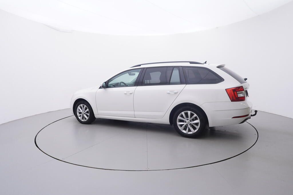 Škoda Octavia, Bussines 1.0 TSI 85 kW - fotka 3