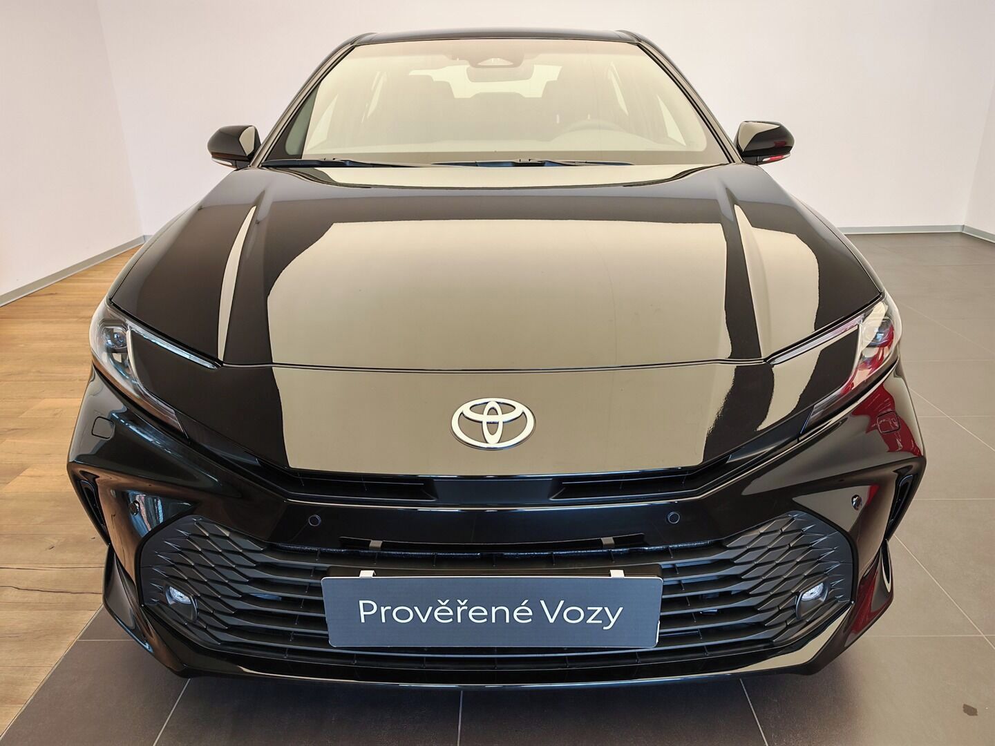 Toyota Camry, 2,5 Hybrid CVT Comfort - fotka 2